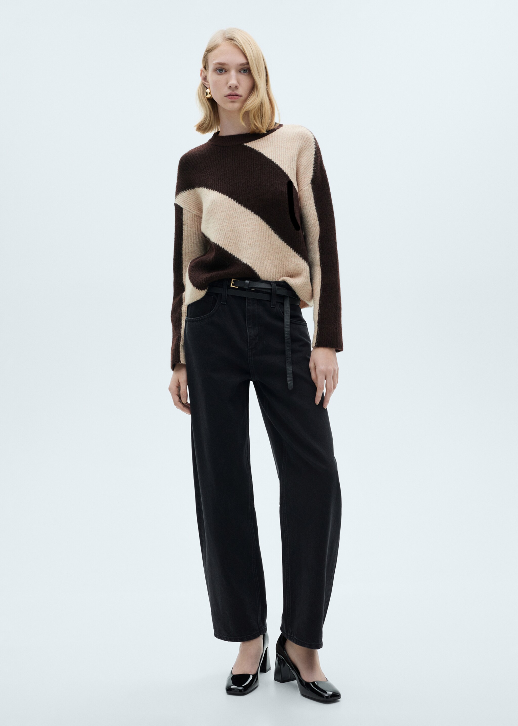 Gestreepte gebreide trui - Overzichtstekening, Middenbruin. Ref: 87070451-00.