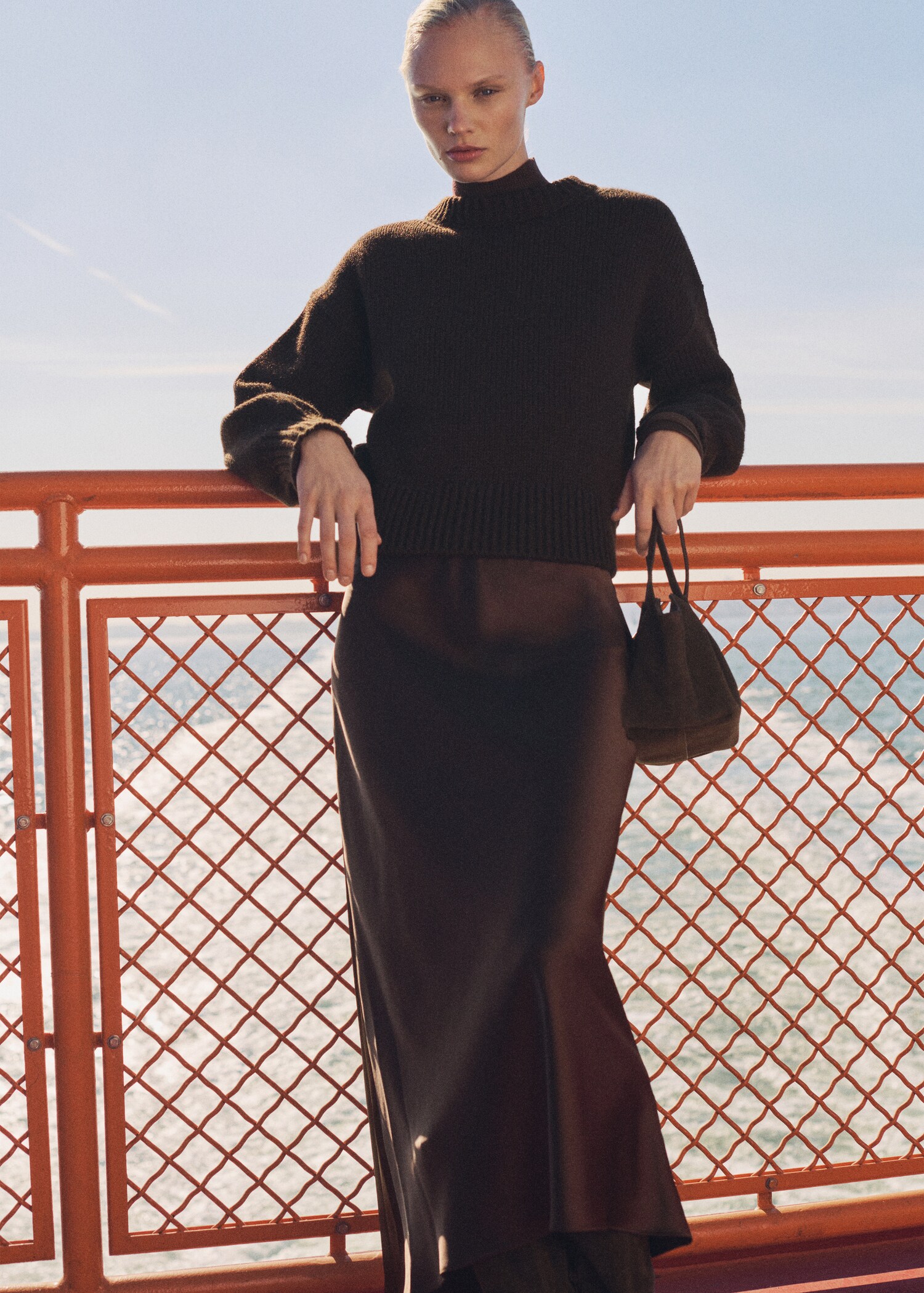 Midirock mit Satin-Effekt - Allgemeine Ansicht