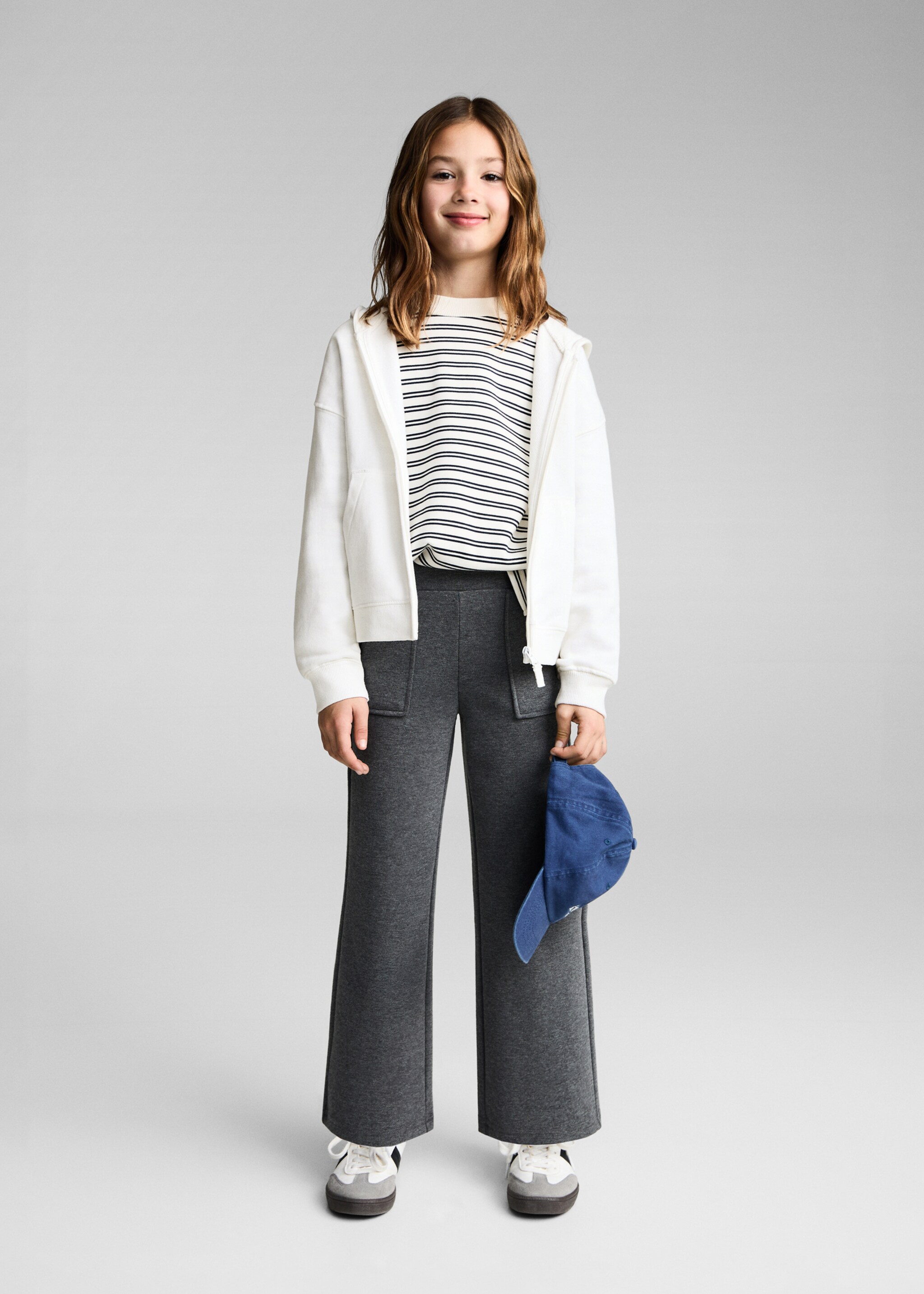 Sweatshirt with open hood - General plane, Off White. Ref: 87070620-00.