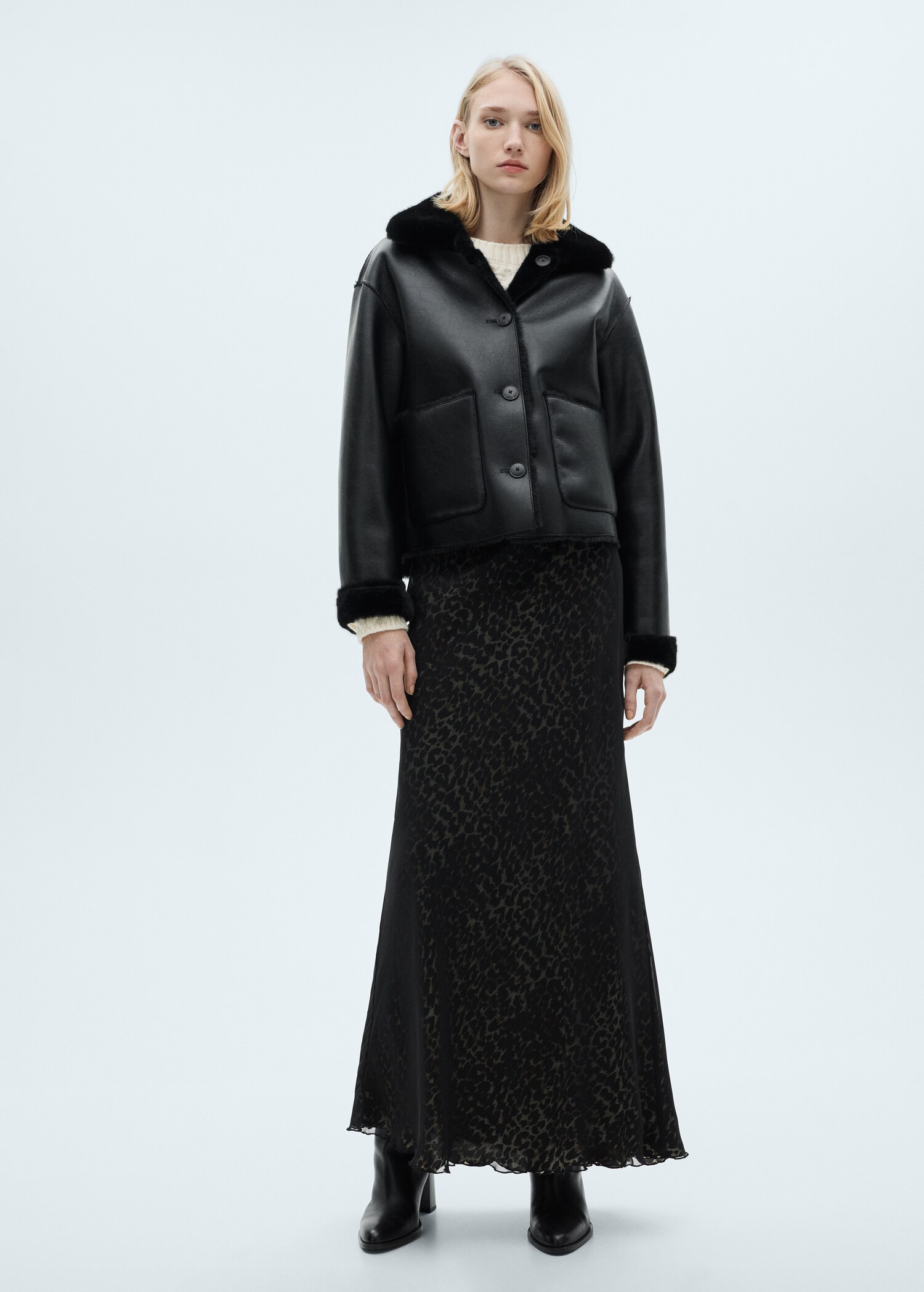 Dubbelzijdig jasje met leereffect en zakken - Overzichtstekening