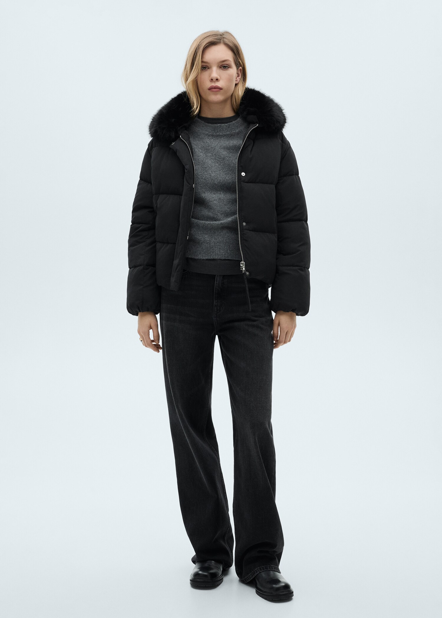 Short padded anorak with fur collar - General plane