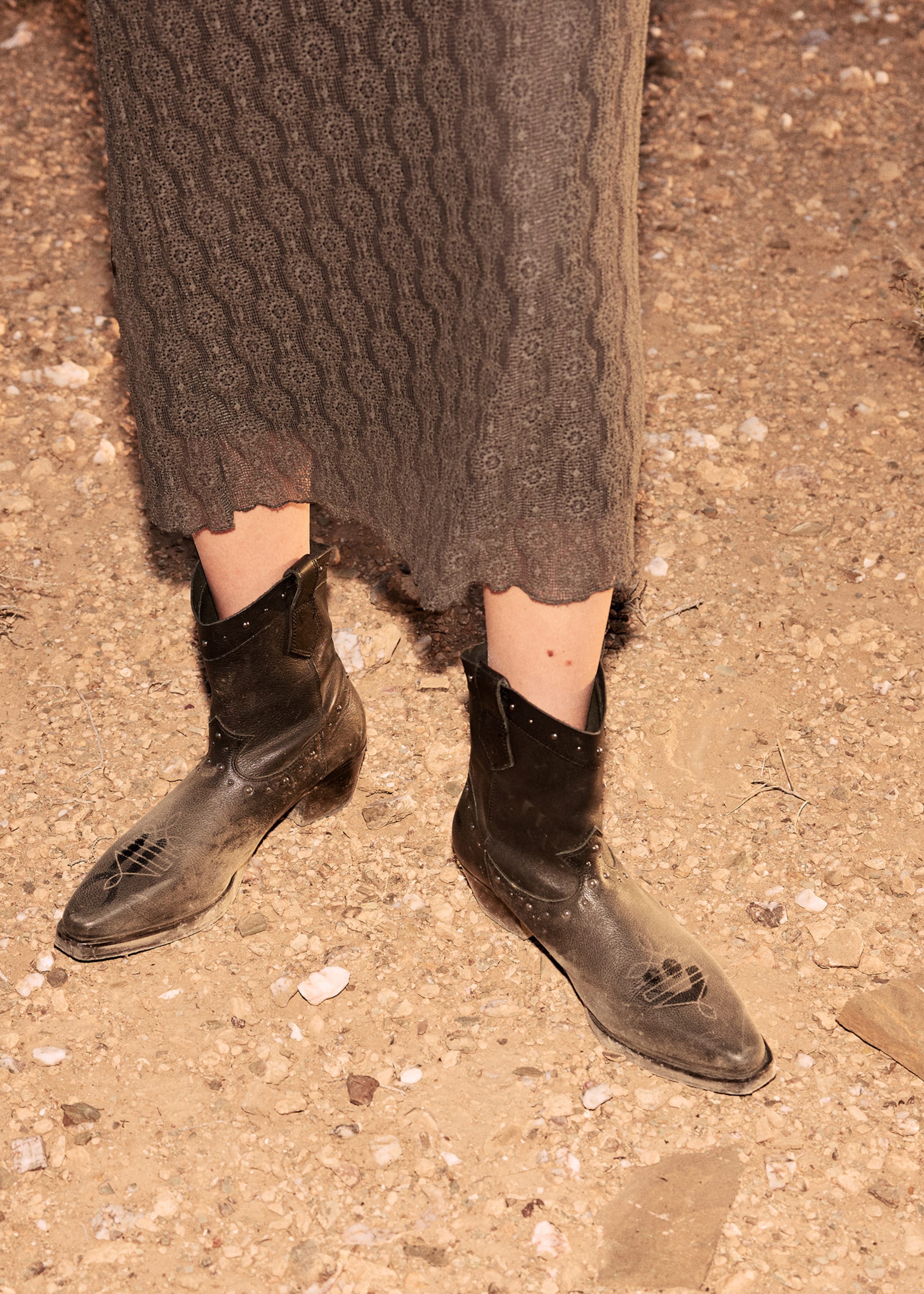 Cowboy-style leather ankle boots - General plane, Black. Ref: 87071517-00.