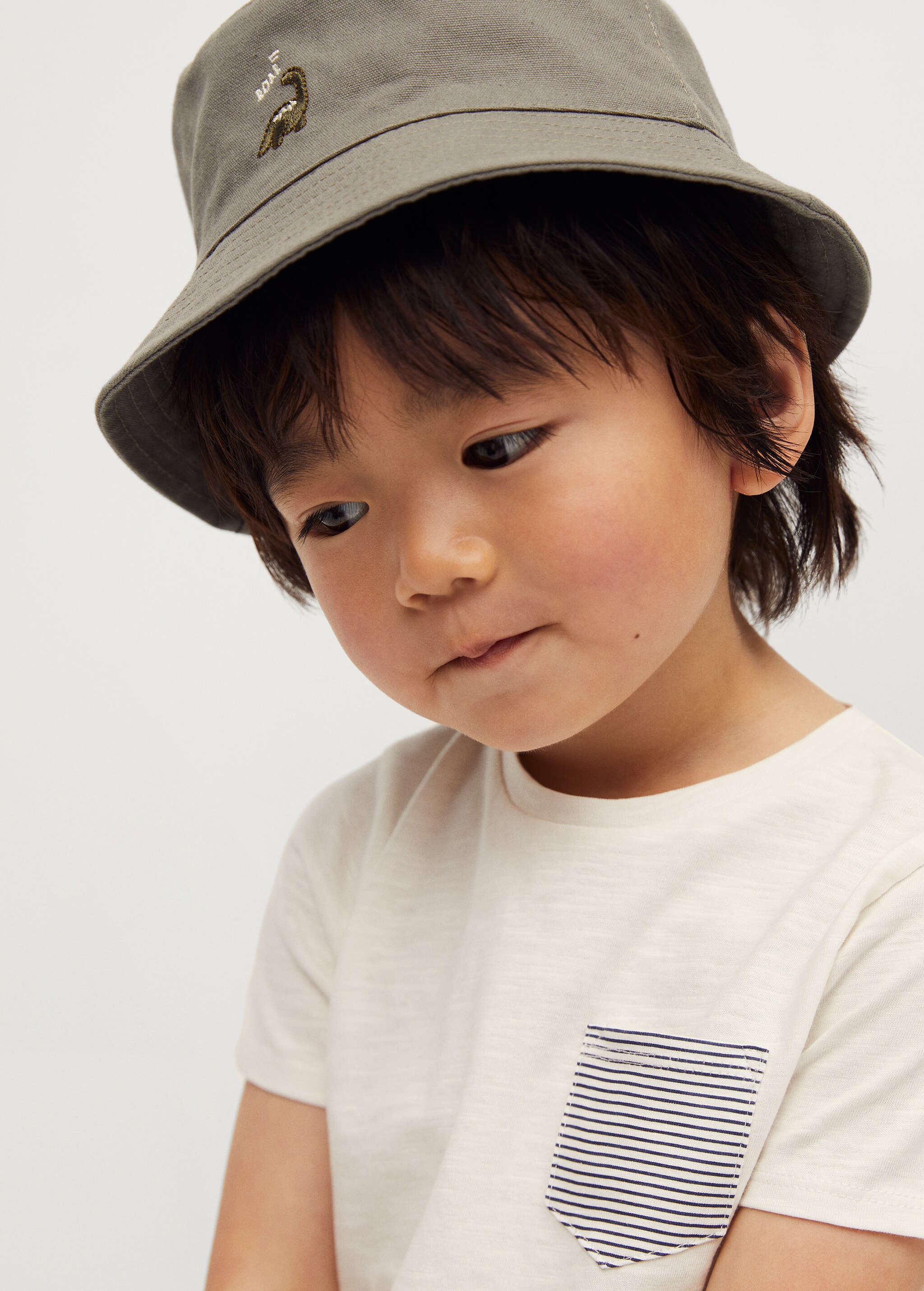 Gorro bucket bordado - Plano general