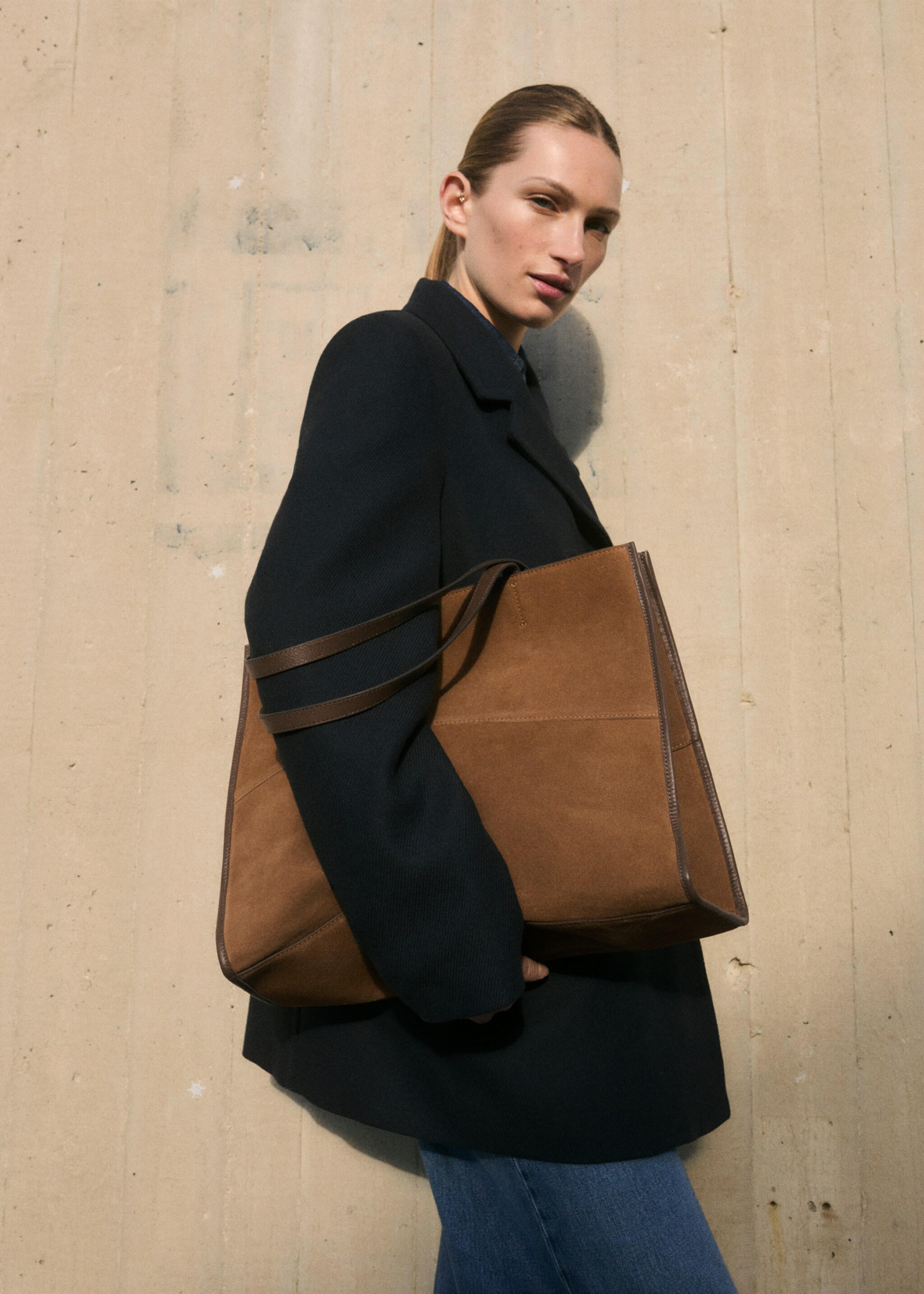 Leather shopper bag with stitching - General plane, Tobacco Brown. Ref: 87073282-00.