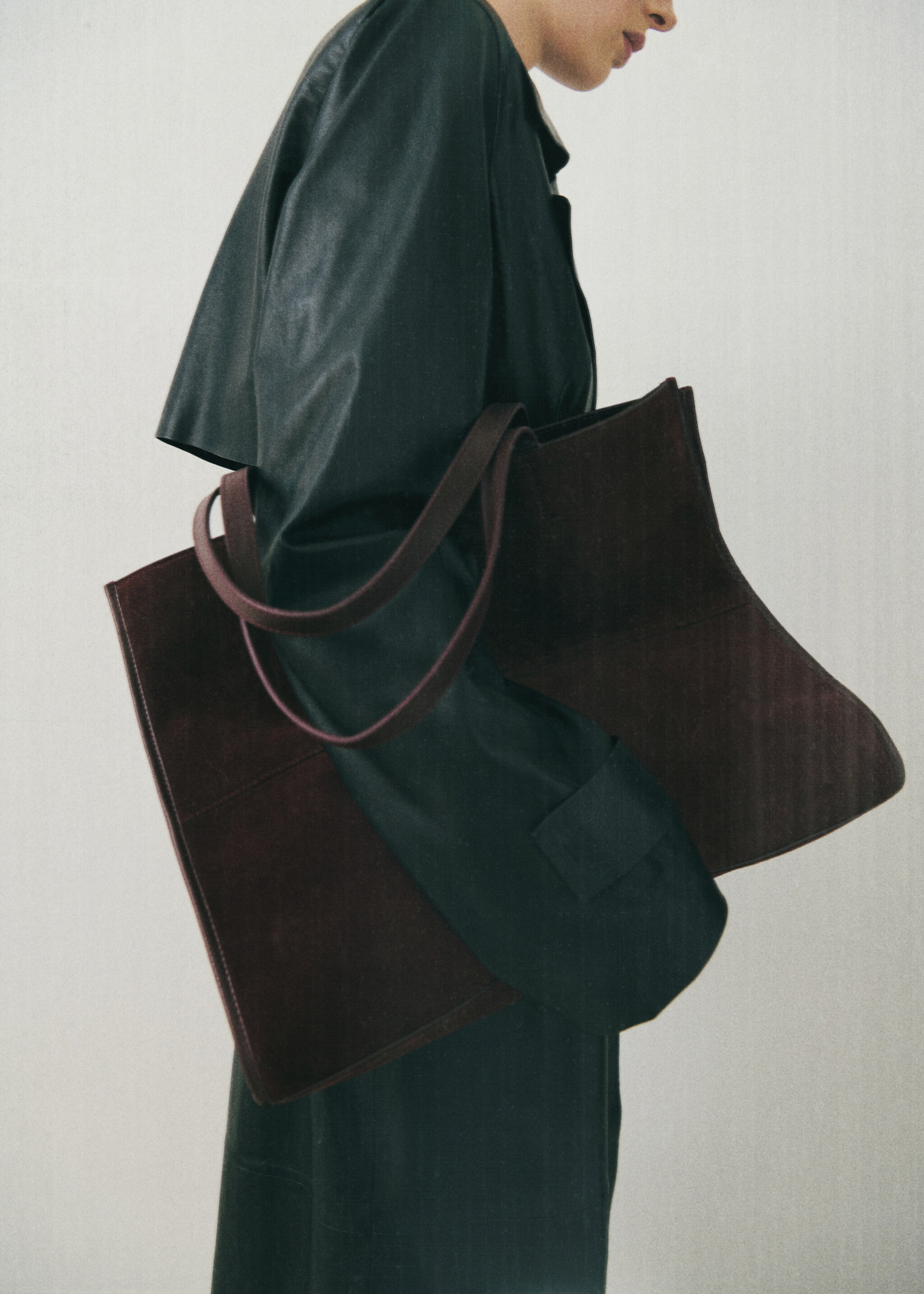 Leather shopper bag with stitching - General plane, Burgundy. Ref: 87073282-00.