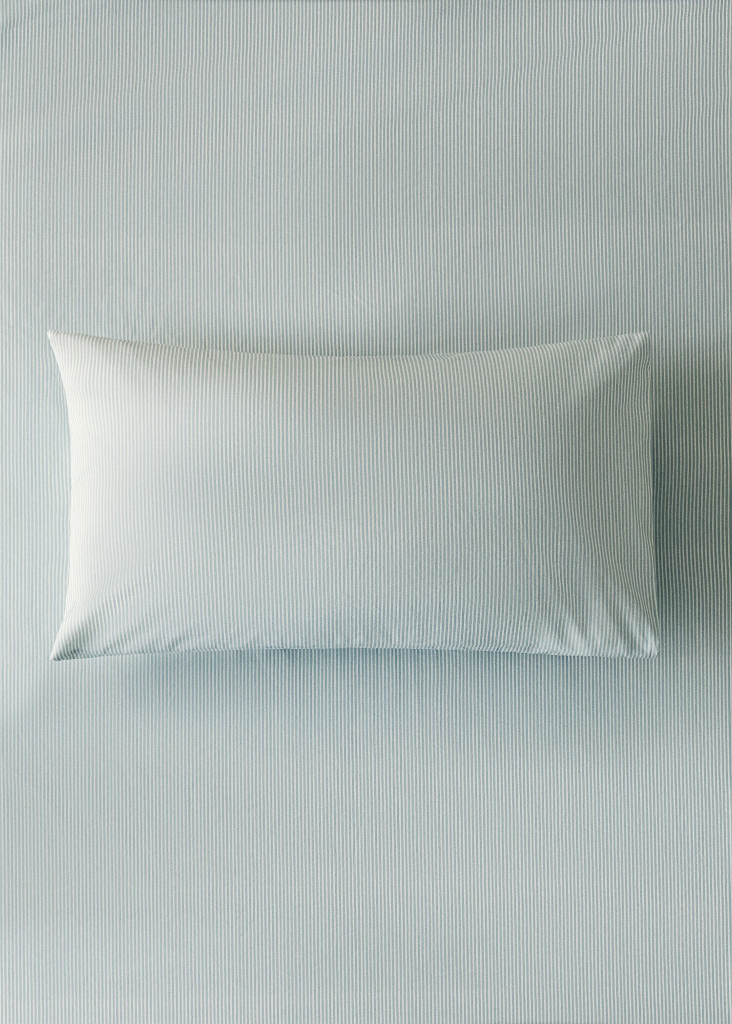 Παιδική μαξιλαροθήκη από βαμβακερό περκάλι με ρίγες 30x50 εκ - Γενικό πλάνο