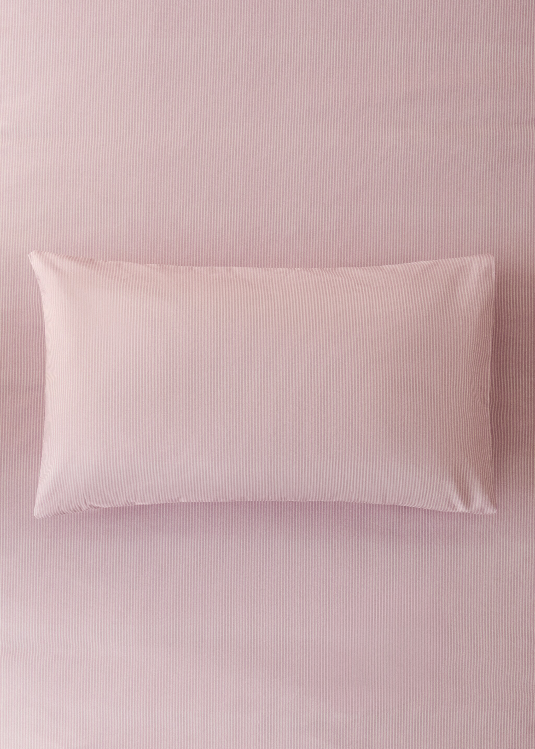Παιδική μαξιλαροθήκη από βαμβακερό περκάλι με ρίγες 30x50 εκ - Γενικό πλάνο, Ροζ Μέτριο. Ref: 87074086-00.