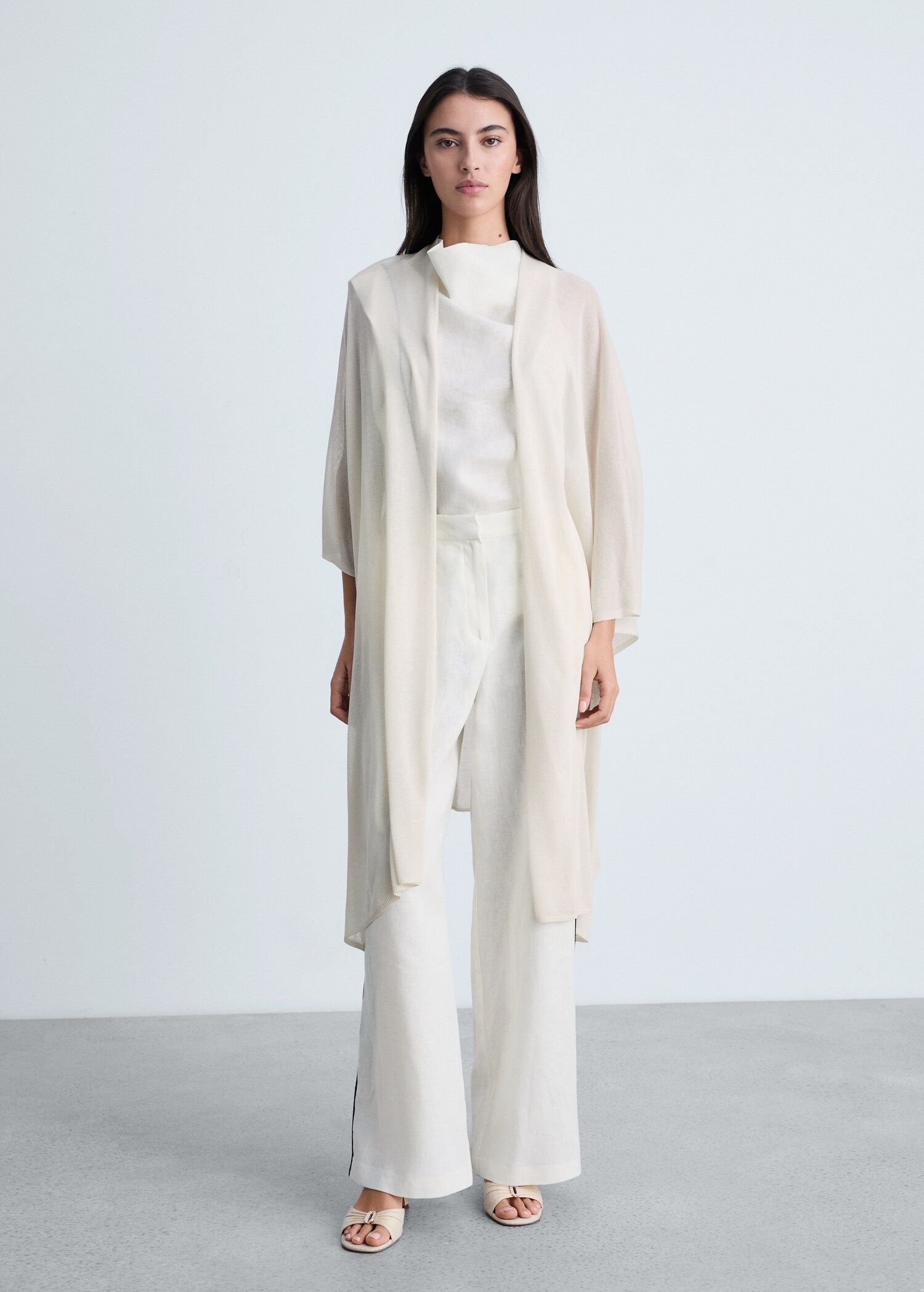 Fine knit long cardigan - General plane