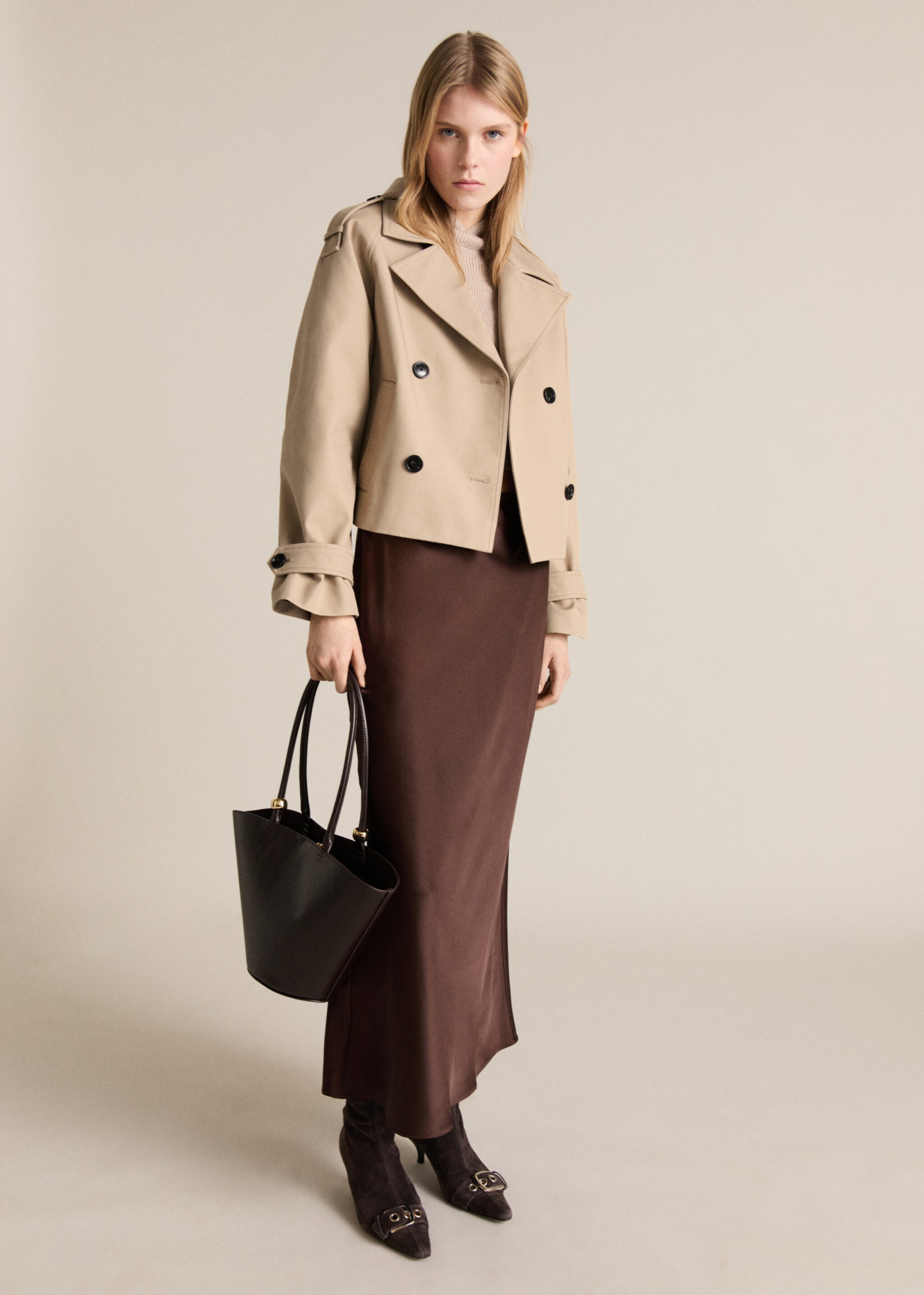 Trench crop algodón doble botonadura - Plano general, Marrón medio. Ref: 87074808-00.