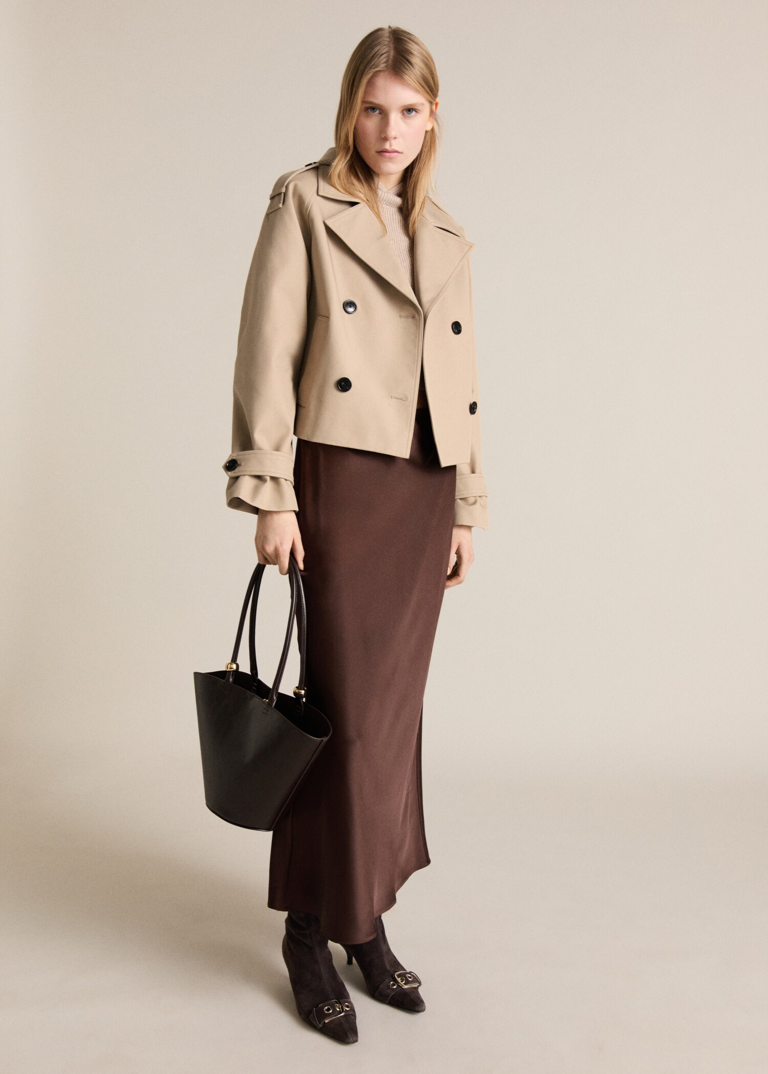 Trench crop algodón doble botonadura - Plano general