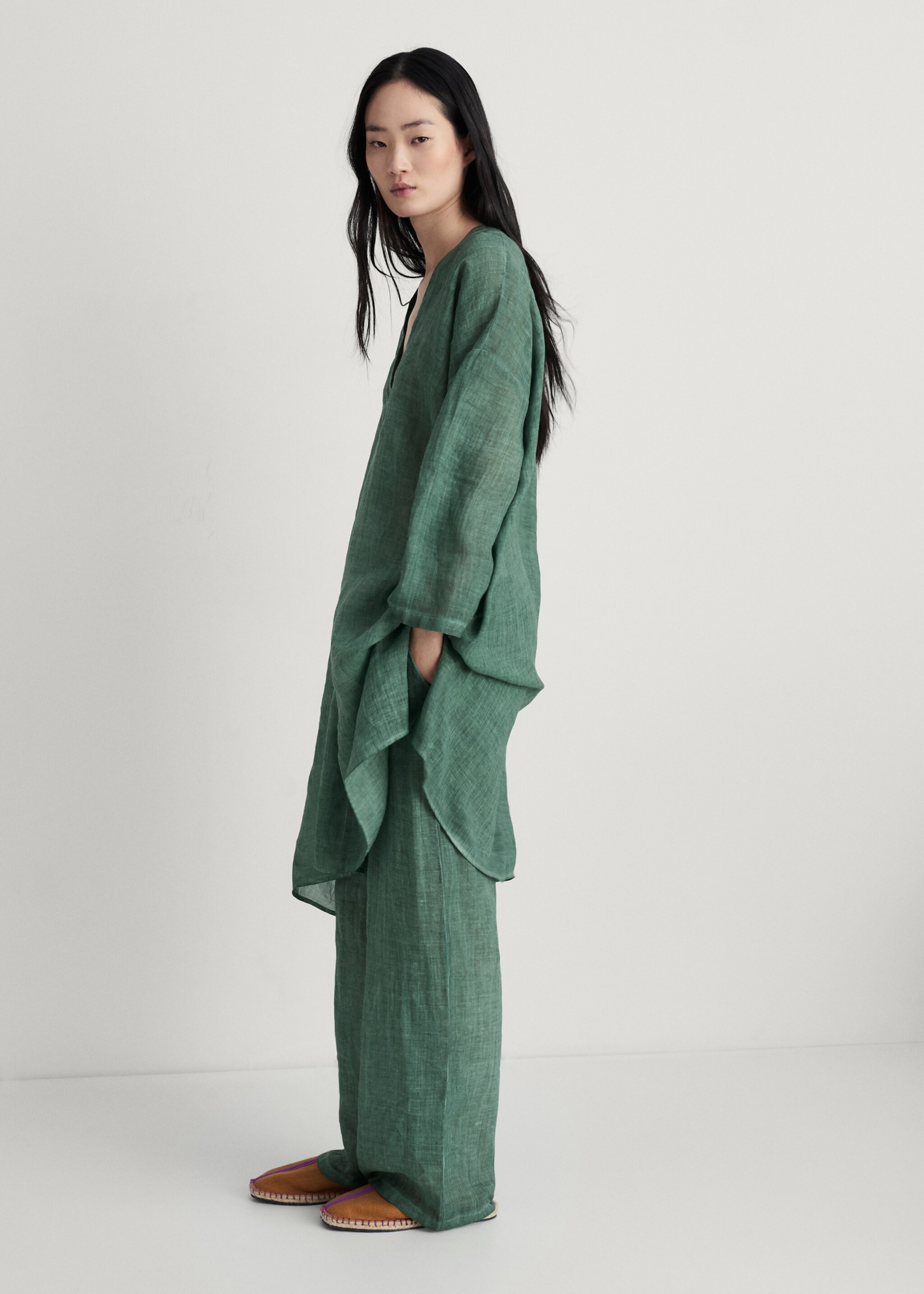 Overdyed-design ramie trousers - General plane, Dark Grey. Ref: 87075935-00.