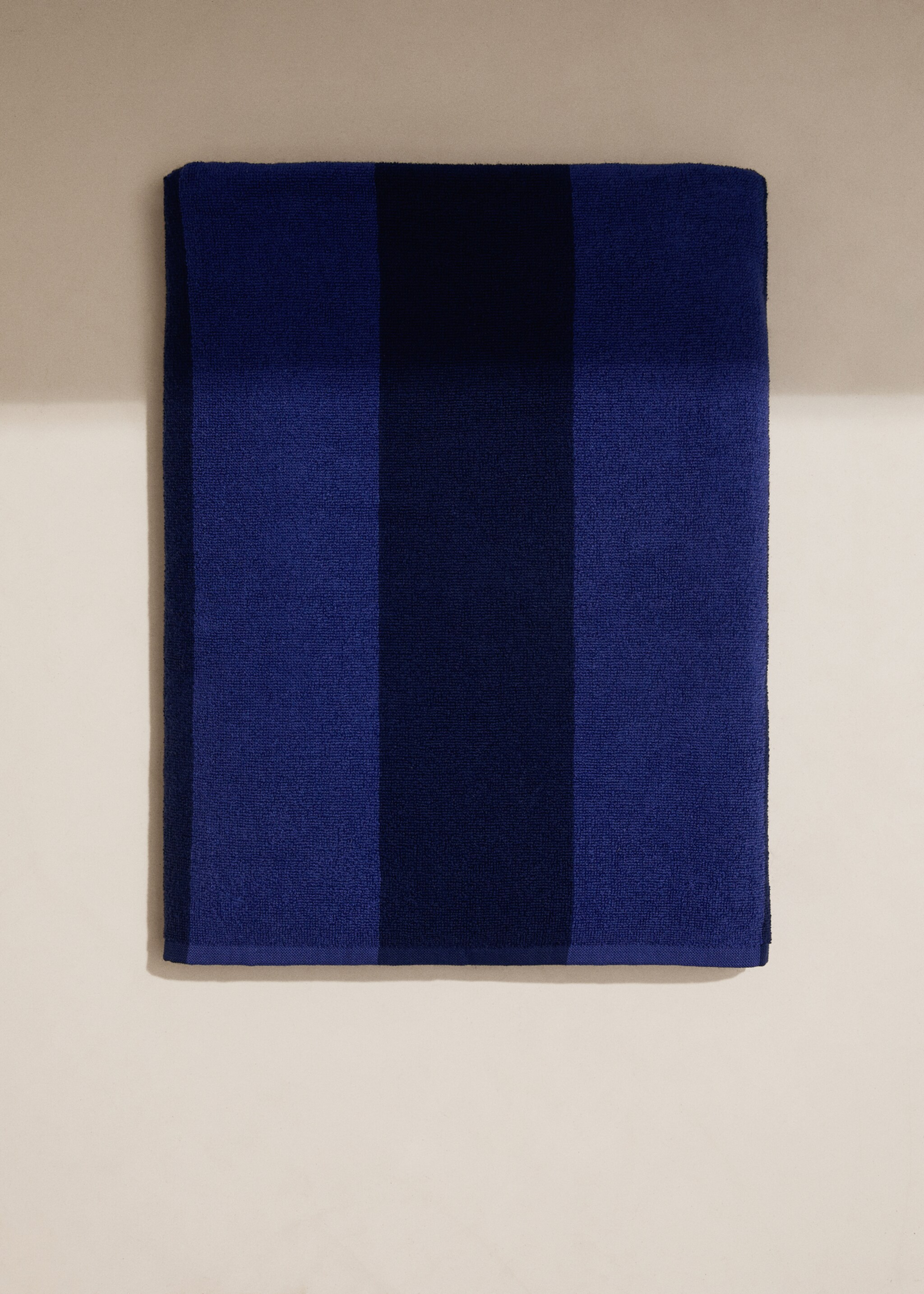 Two-tone kodak-striped beach towel - General plane, Navy. Ref: 87075995-00.