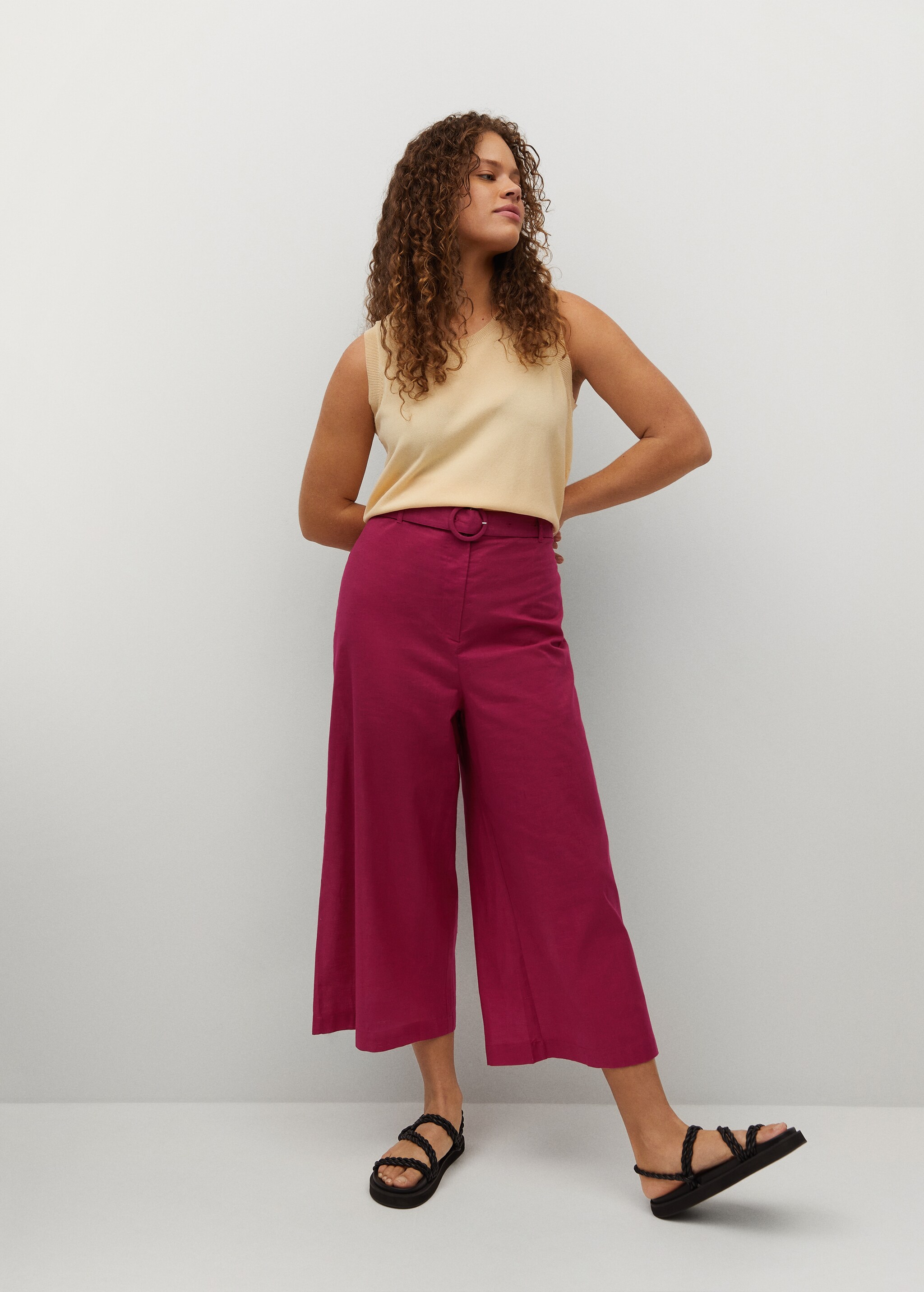 Pantalón culotte cinturón - Plano general