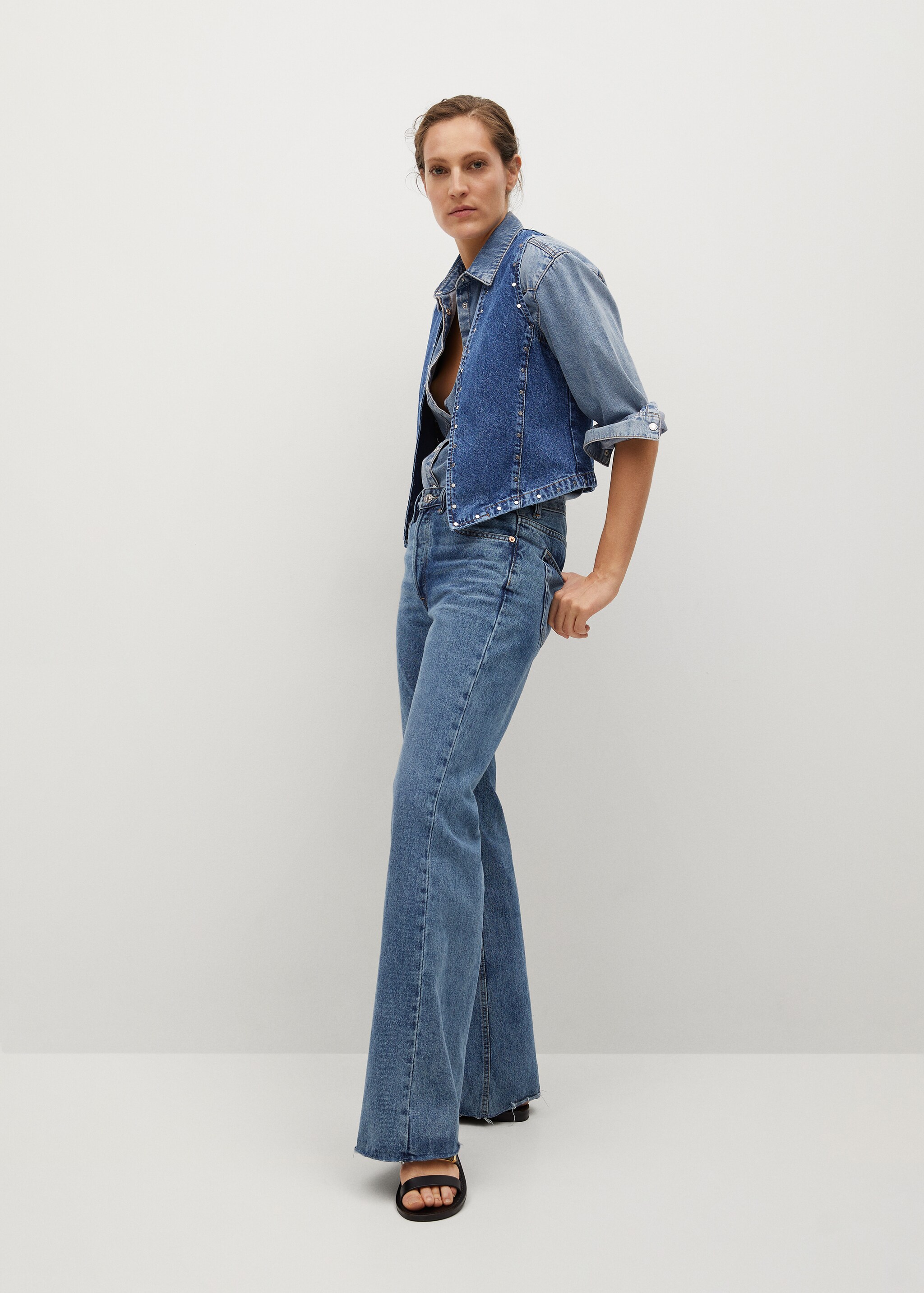 Chaleco denim tachuelas - Plano general
