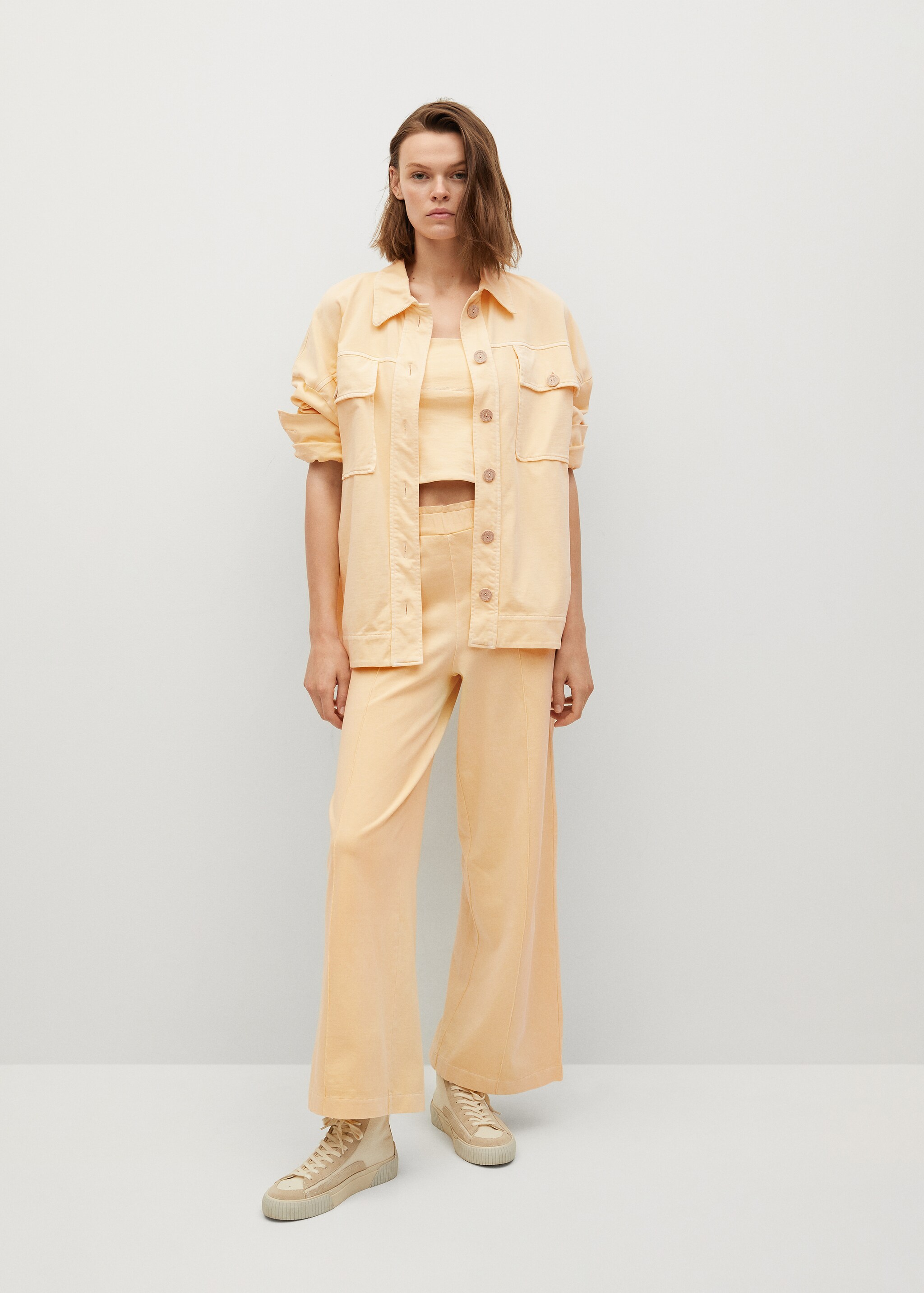 Mit Mineralfarbstoffen gefärbtes Baumwoll-Overshirt - Allgemeine Ansicht