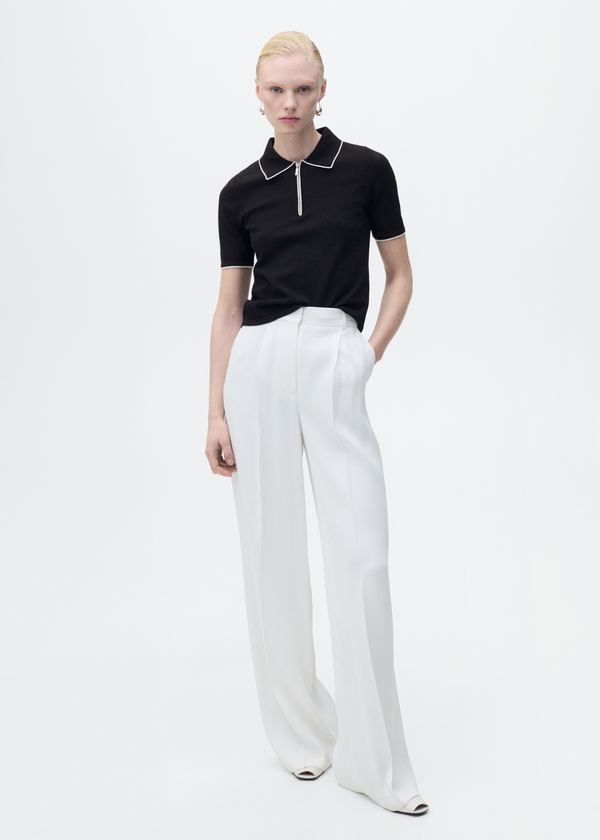 Πουλόβερ με γιακά πόλο με ραφές σε χρωματική αντίθεση - Γενικό πλάνο, Μαύρο. Ref: 87077176-00.