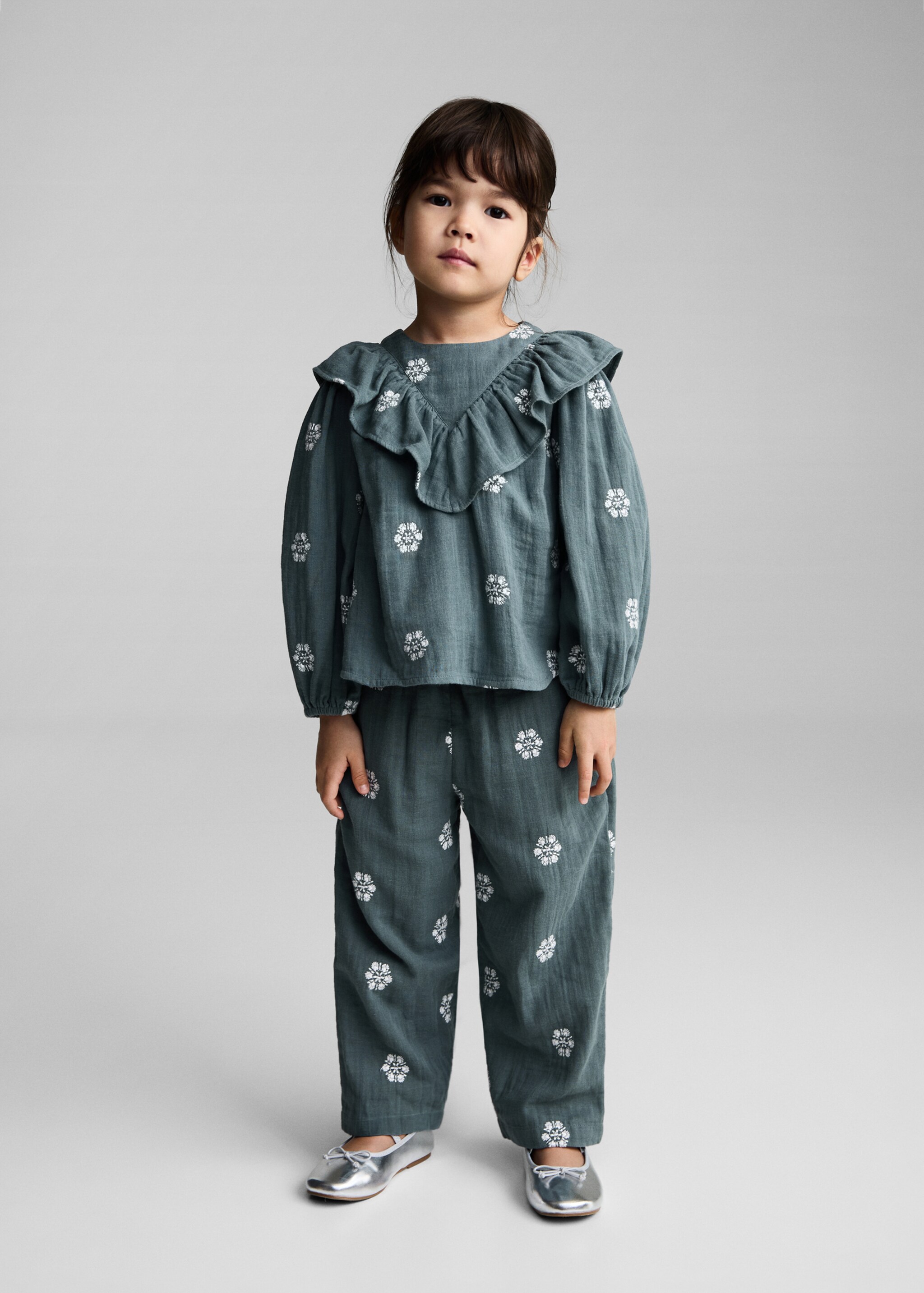 Mönstrad blus med volanger - Allmän bild, Grön. Ref: 87080635-00.