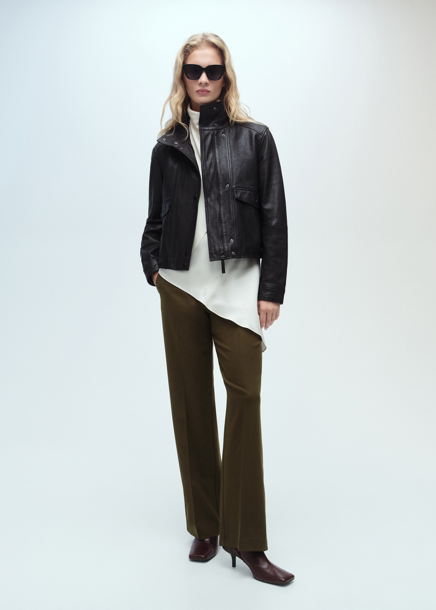 Straight mid-rise trousers - General plane