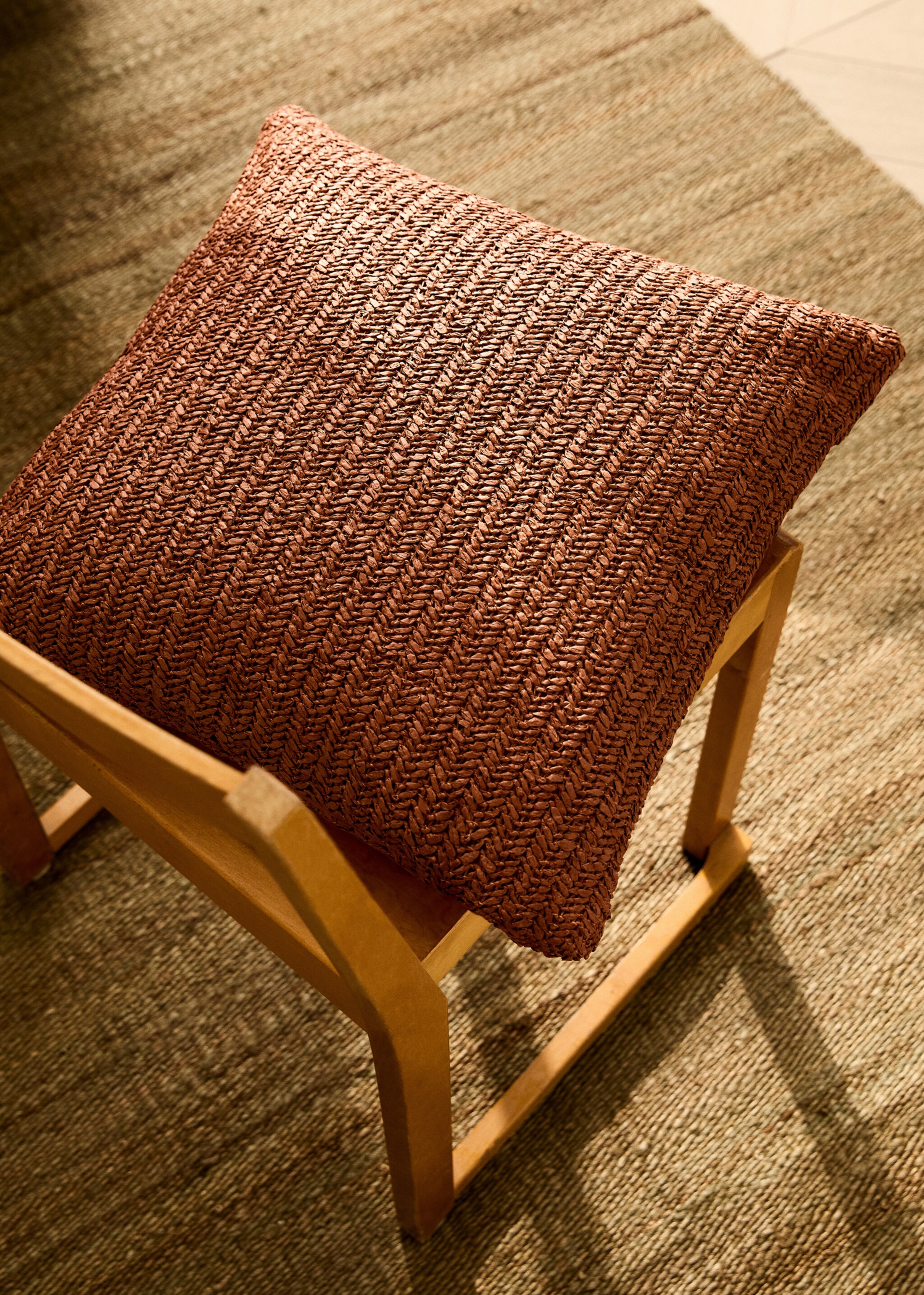 Funda coixí disseny trenat 45x45 cm - Pla general, Vermell ataronjat. Ref: 87082926-00.