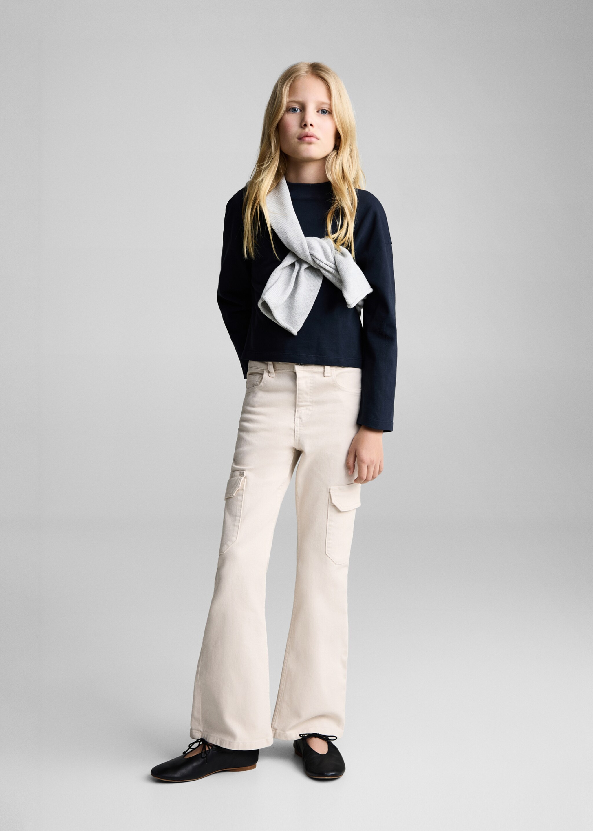 Flared cargo jeans - General plane, Sand. Ref: 87083269-00.