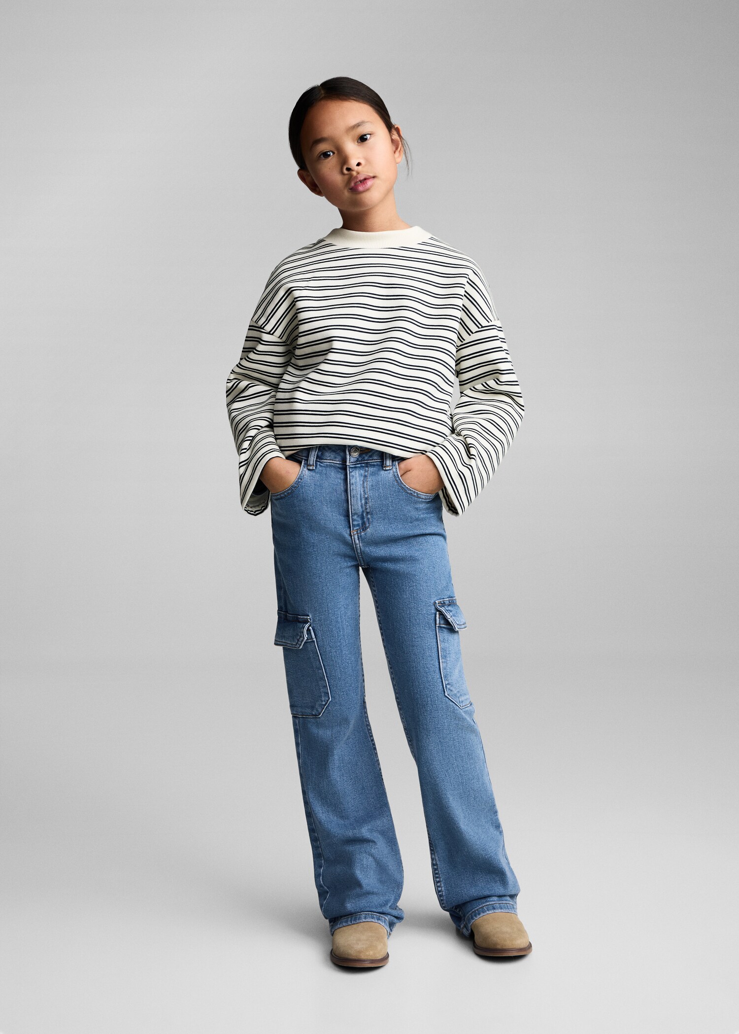 Flared cargo jeans - General plane