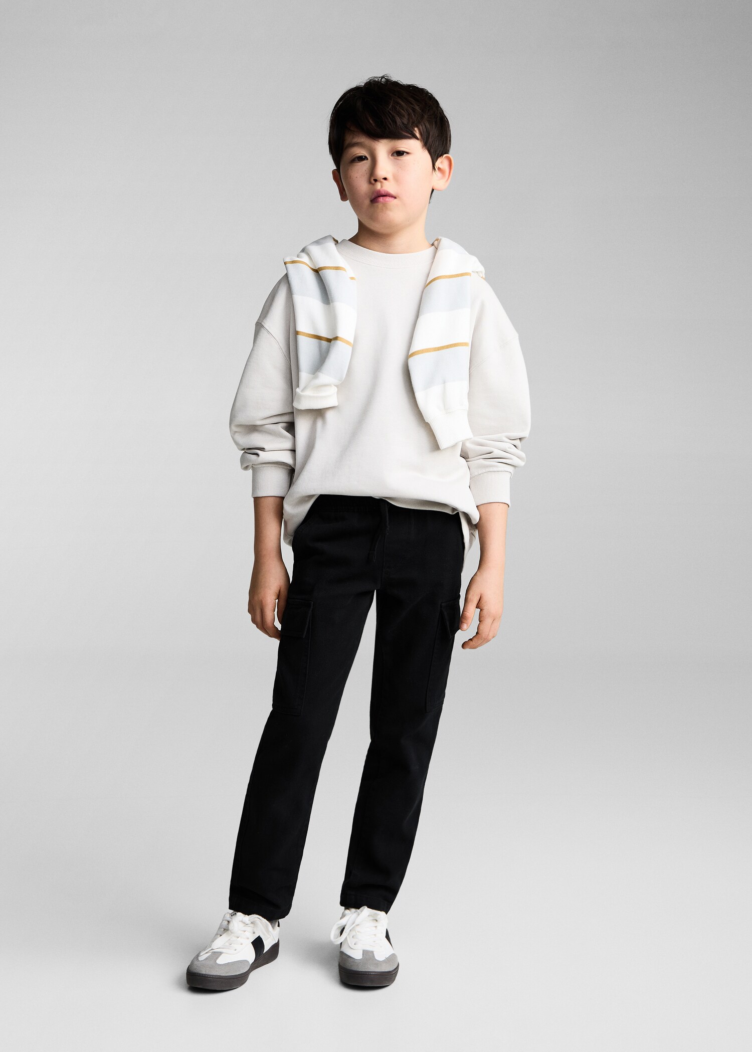 Straight cargo trousers - General plane