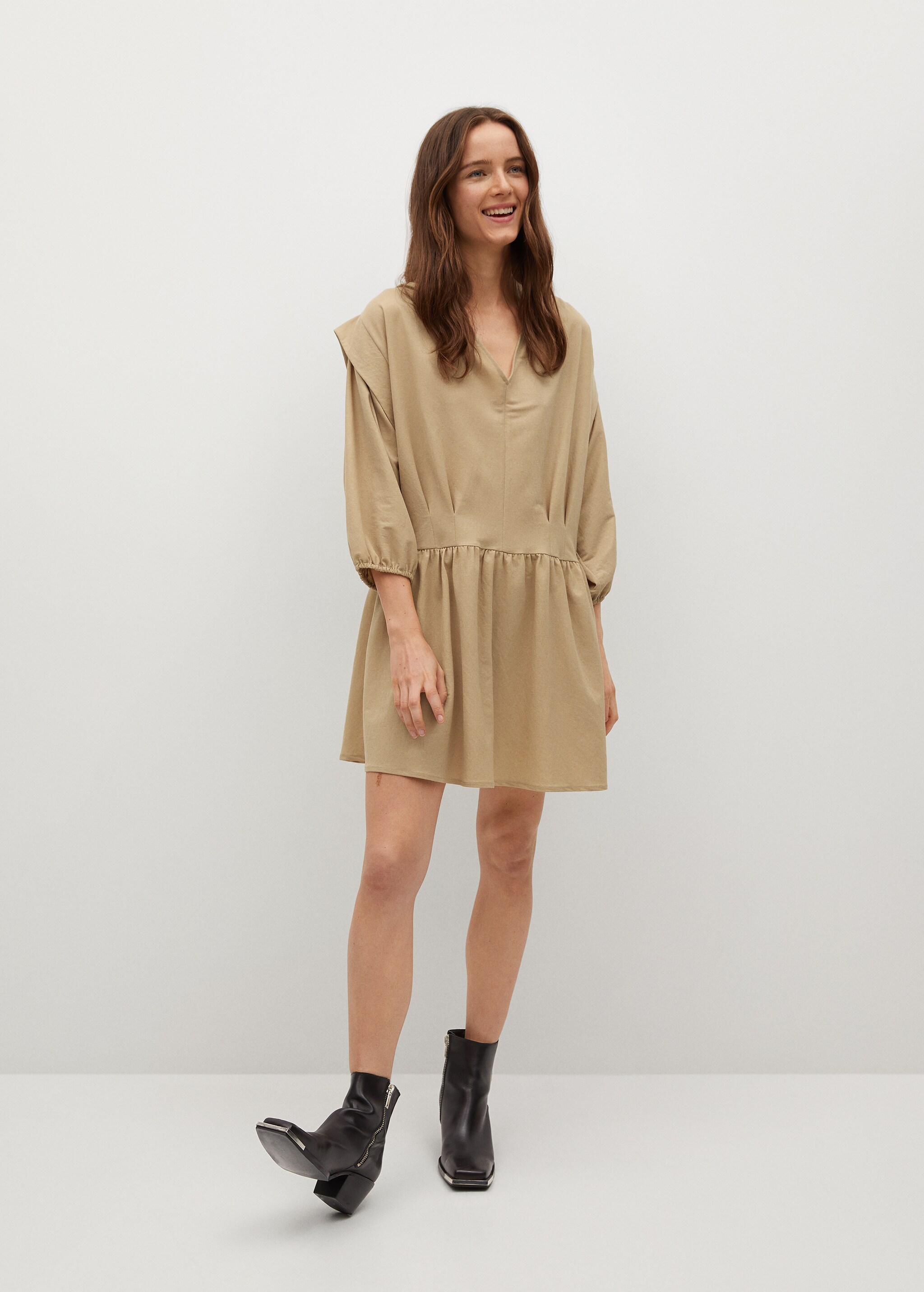 Vestido pliegues fluido - Plano general