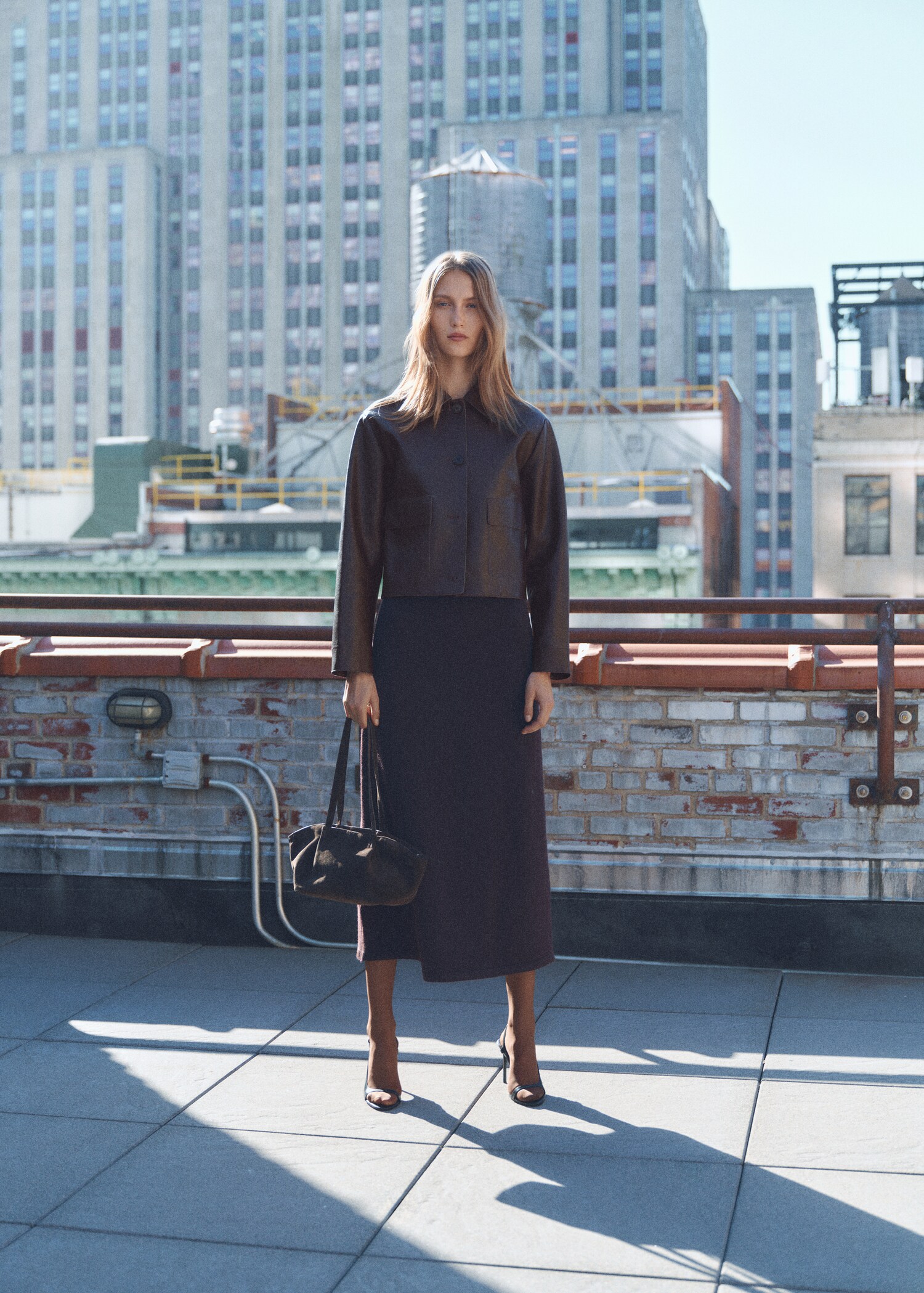 Jasje van imitatieleer met zakken - Overzichtstekening