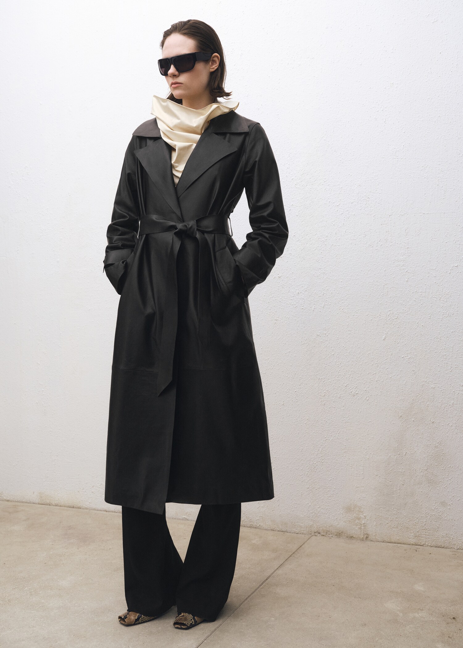 Leather trench coat with belt - General plane