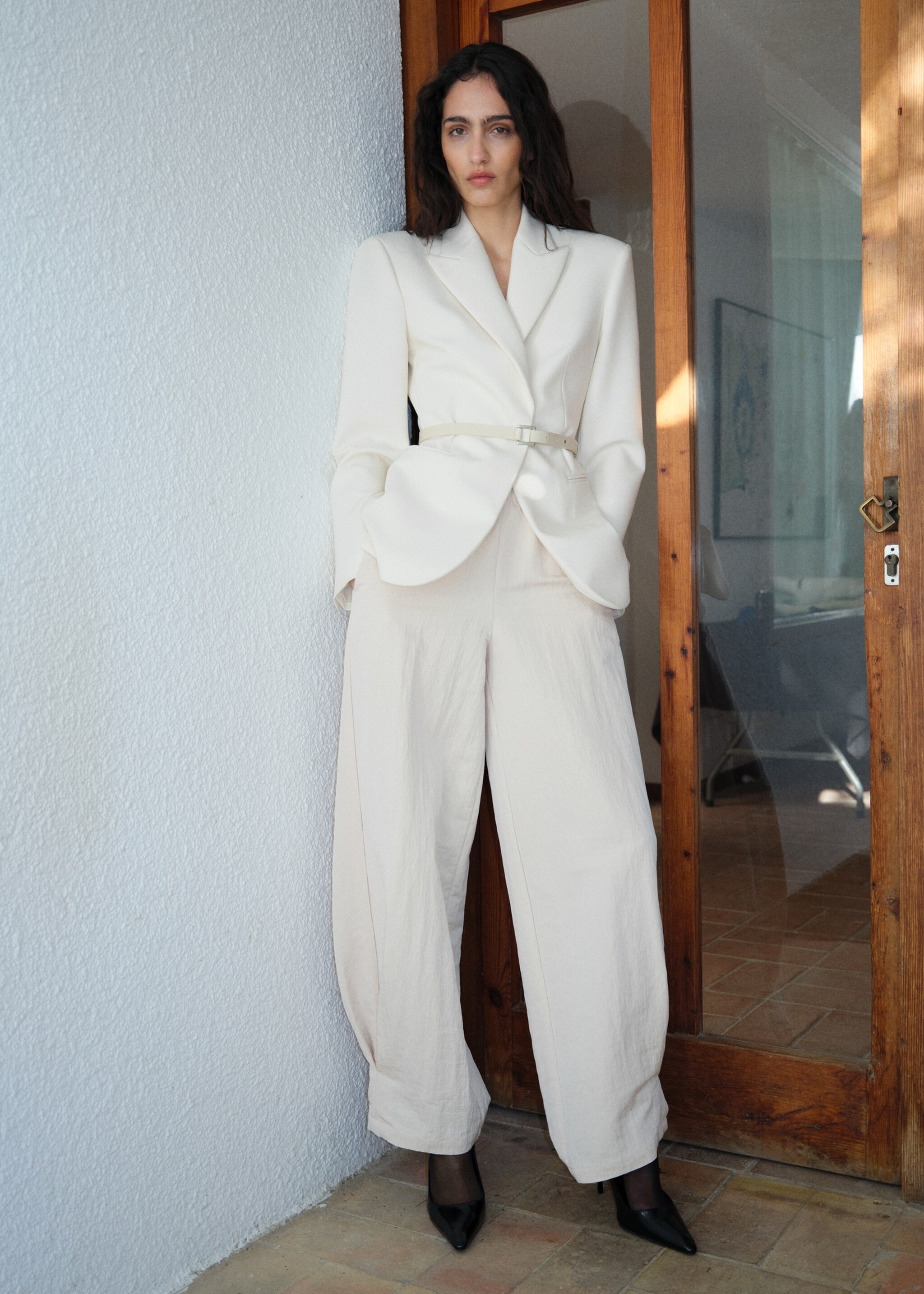 Structured tailored jacket with belt - General plane, Ecru. Ref: 87084093-00.