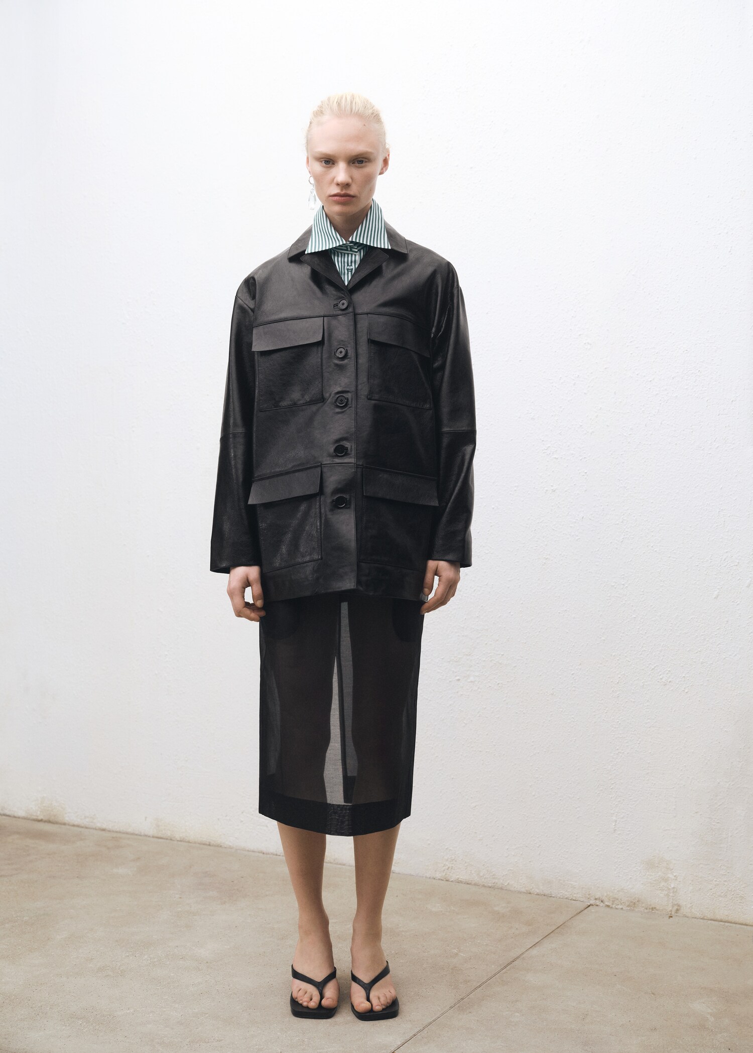 Oversized leren jasje met zakken - Overzichtstekening