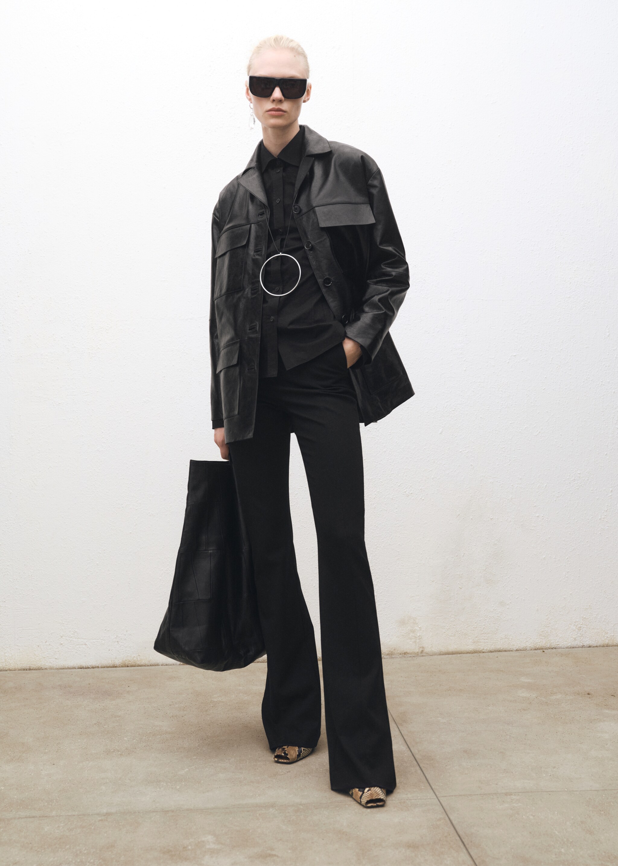 Pantalon costume flare ouvertures - Plan général, Noir. Ref: 87084419-00.