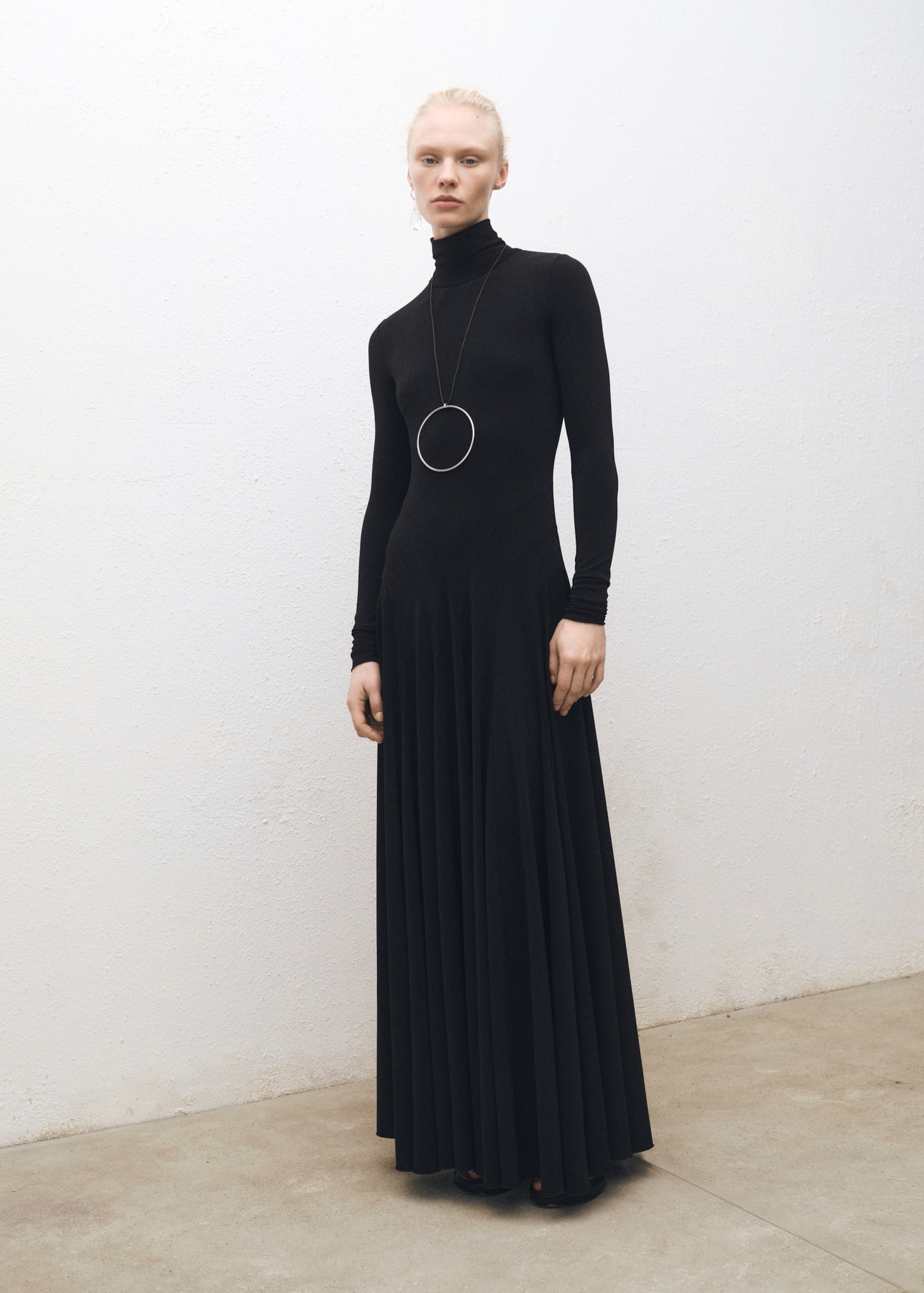 Turtleneck flared knitted dress - General plane, Black. Ref: 87084423-00.