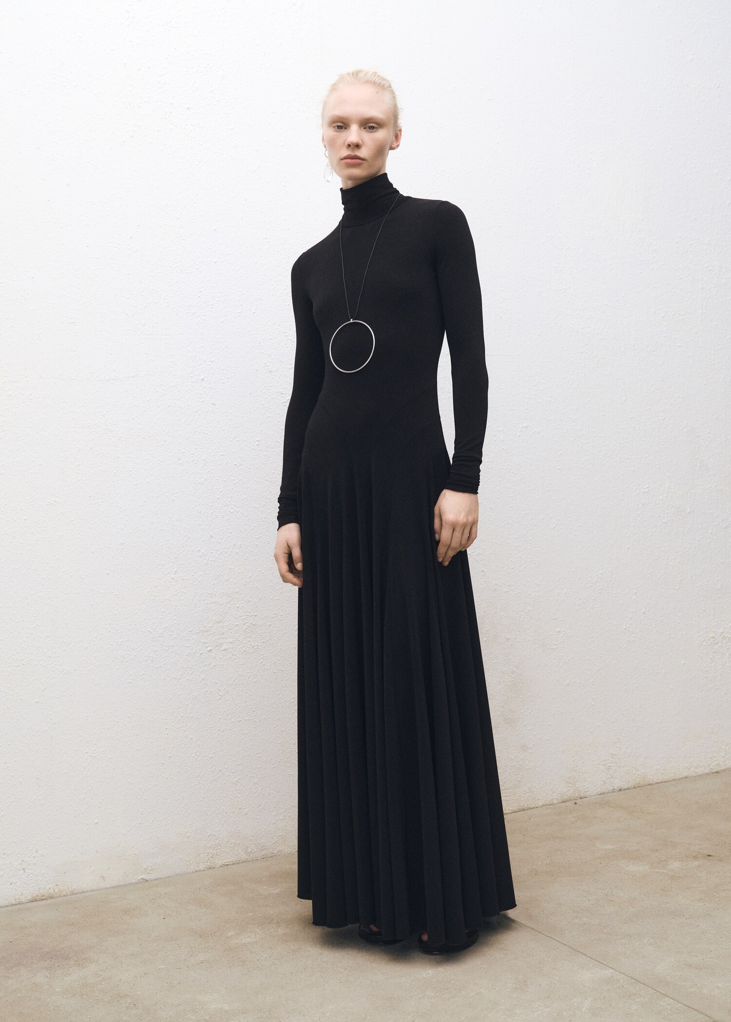 Turtleneck flared knitted dress - General plane