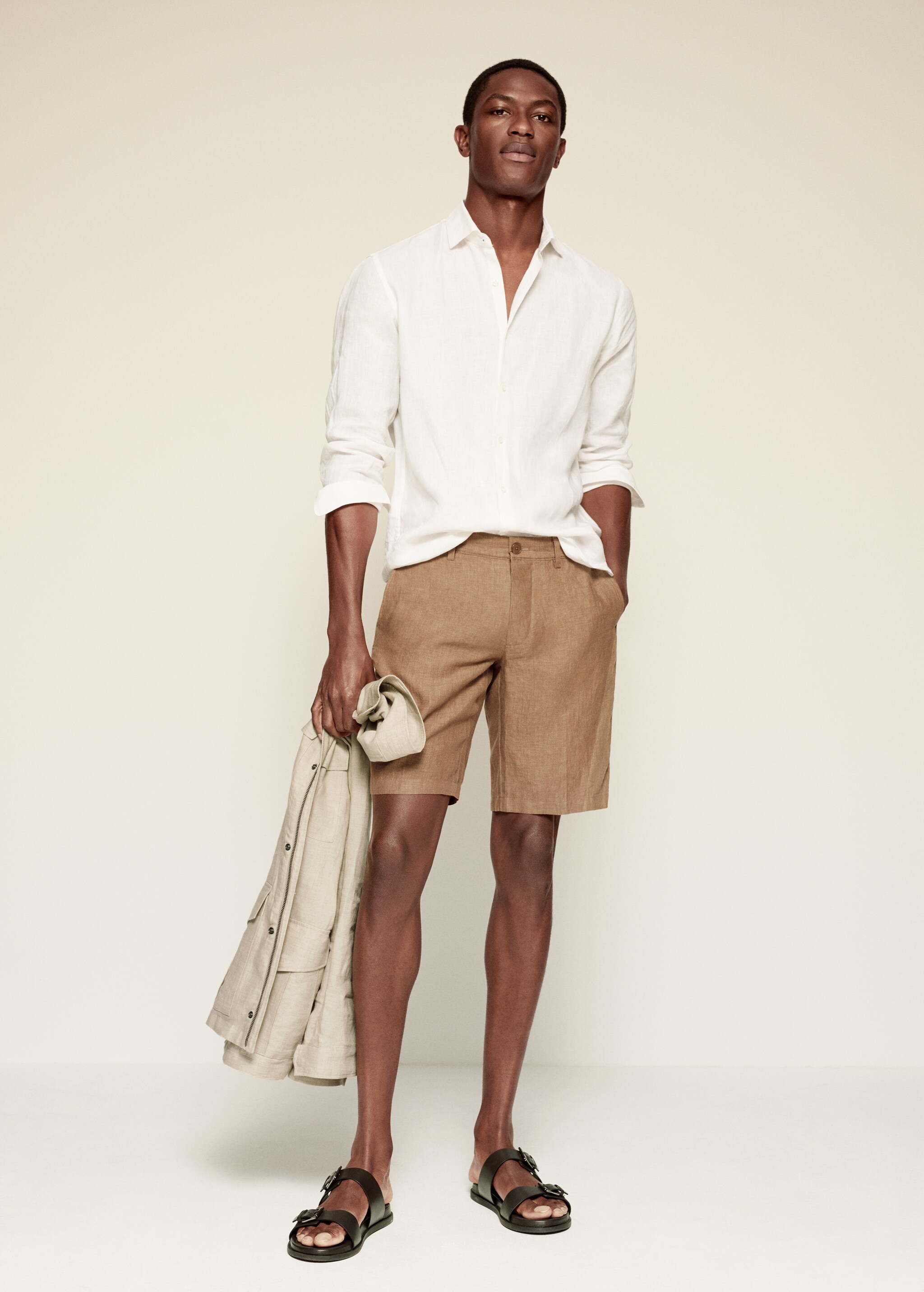 Linen chino Bermuda shorts - General plane