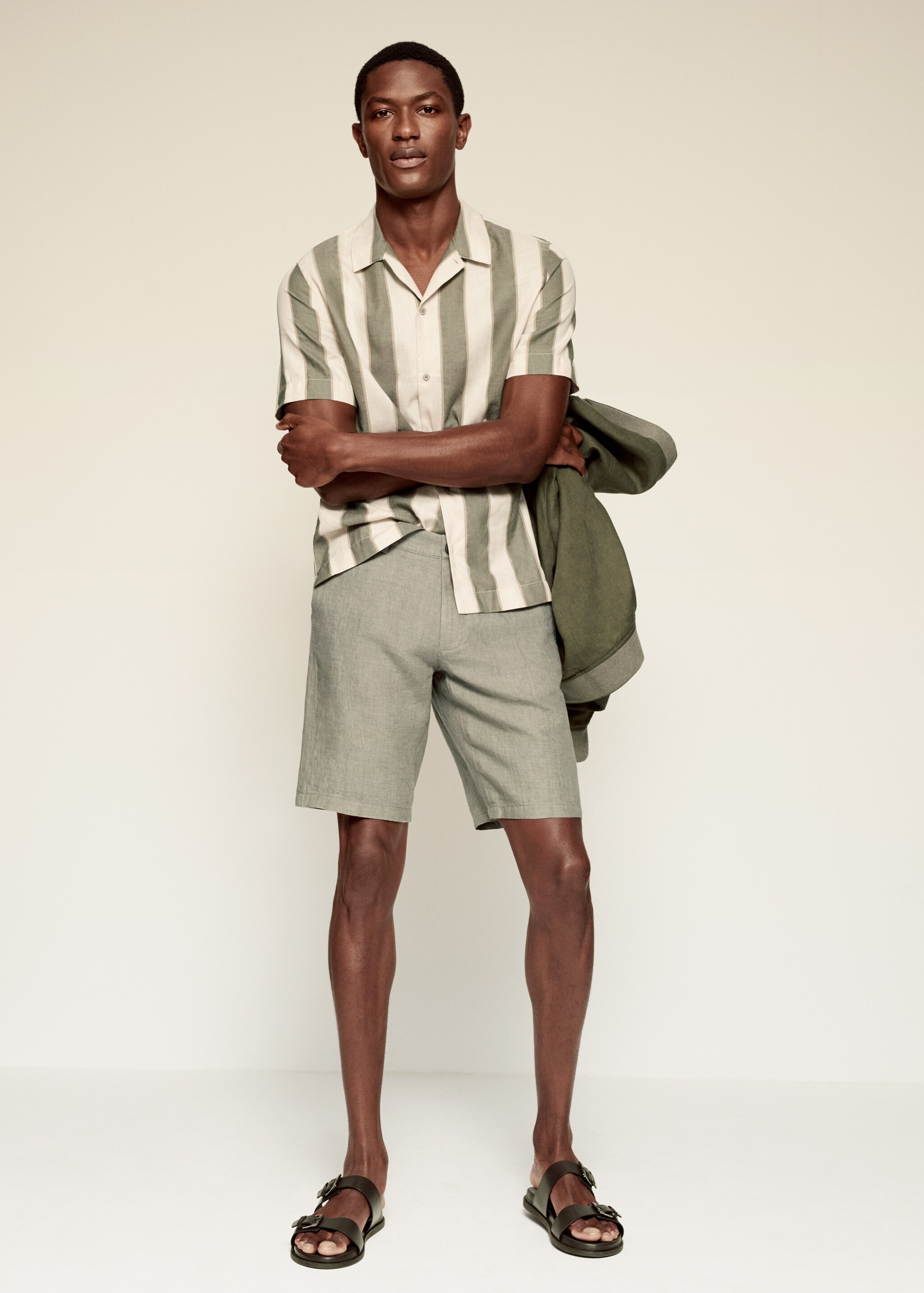 Linen chino Bermuda shorts - General plane