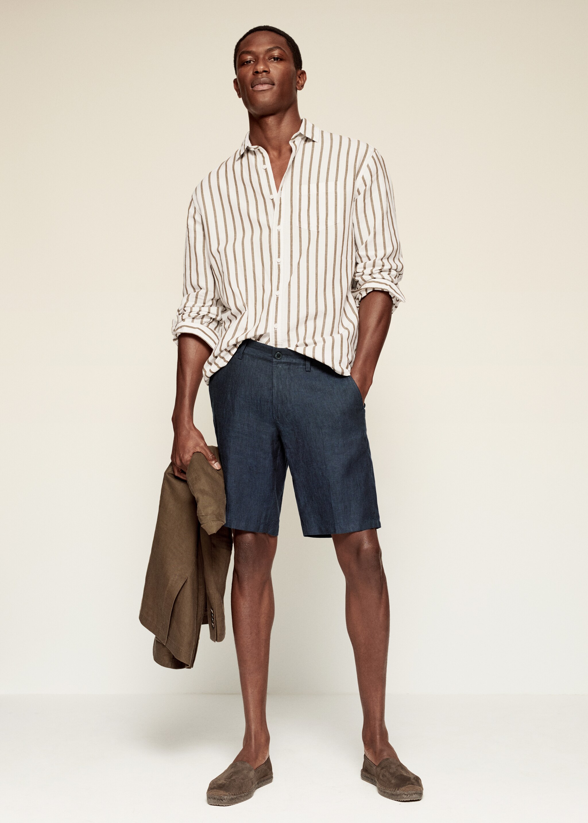 Linen chino Bermuda shorts - General plane