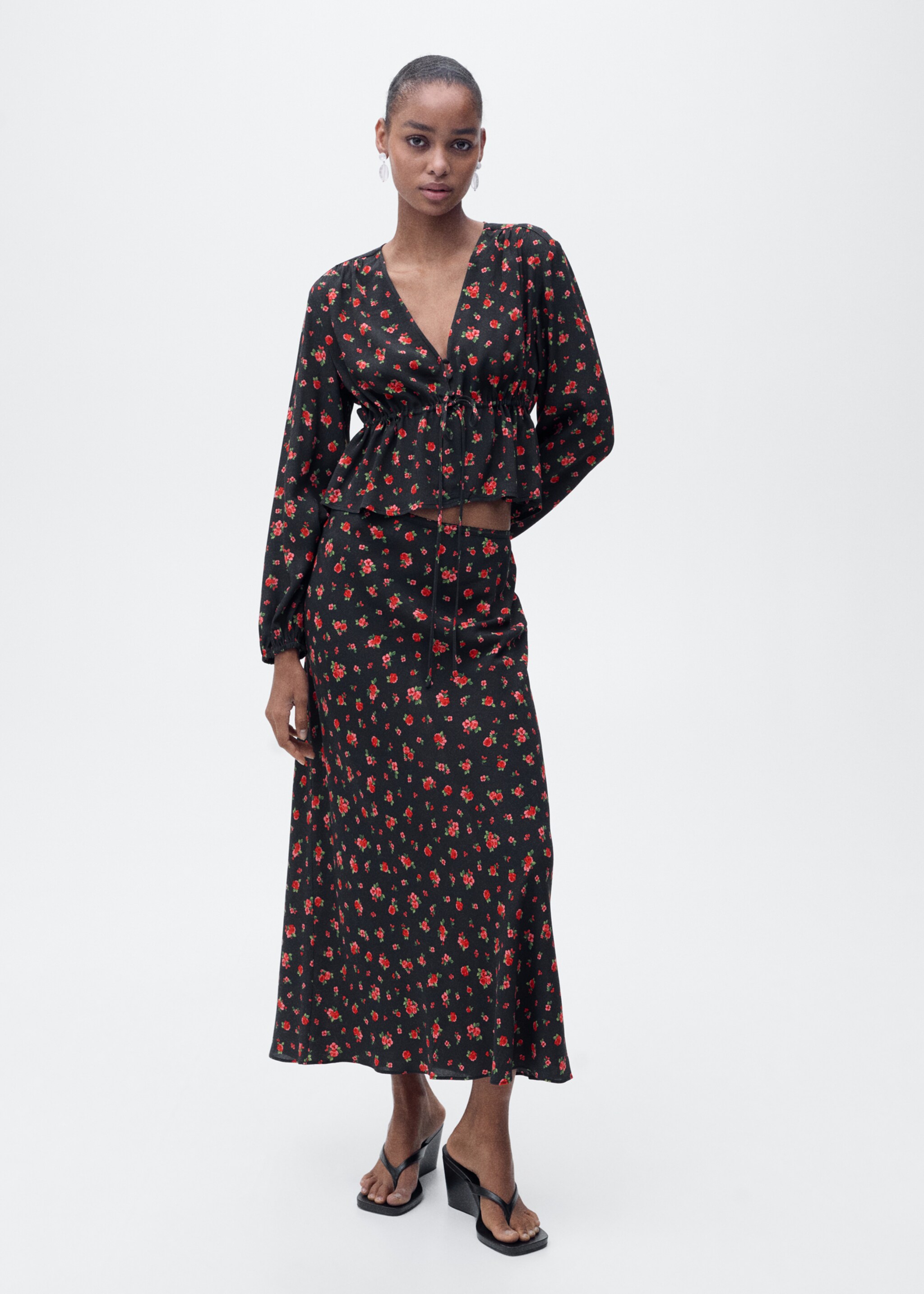 Ruffled floral blouse - General plane, Black. Ref: 87087175-00.