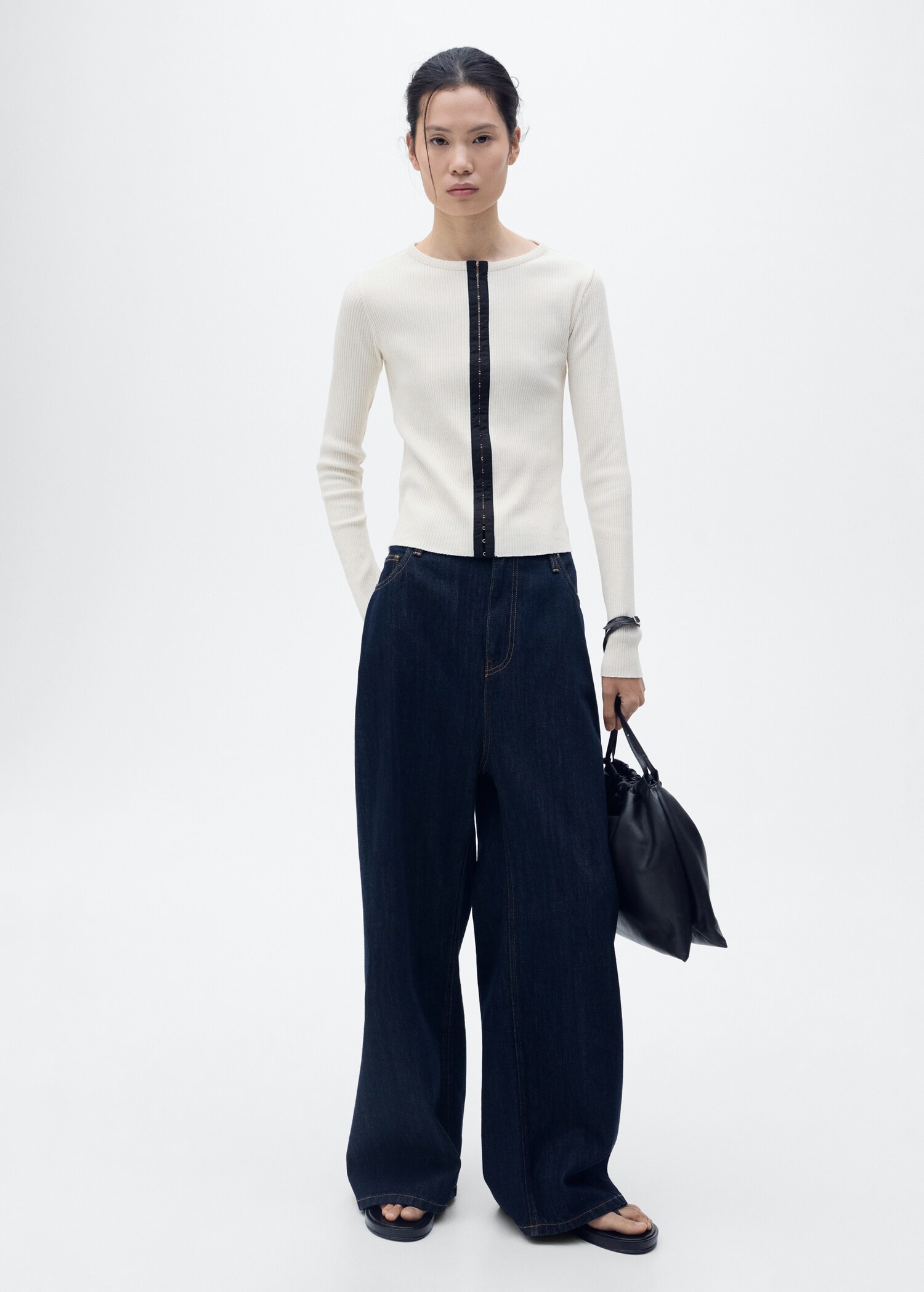 Cotton cardigan with contrasting closure - General plane