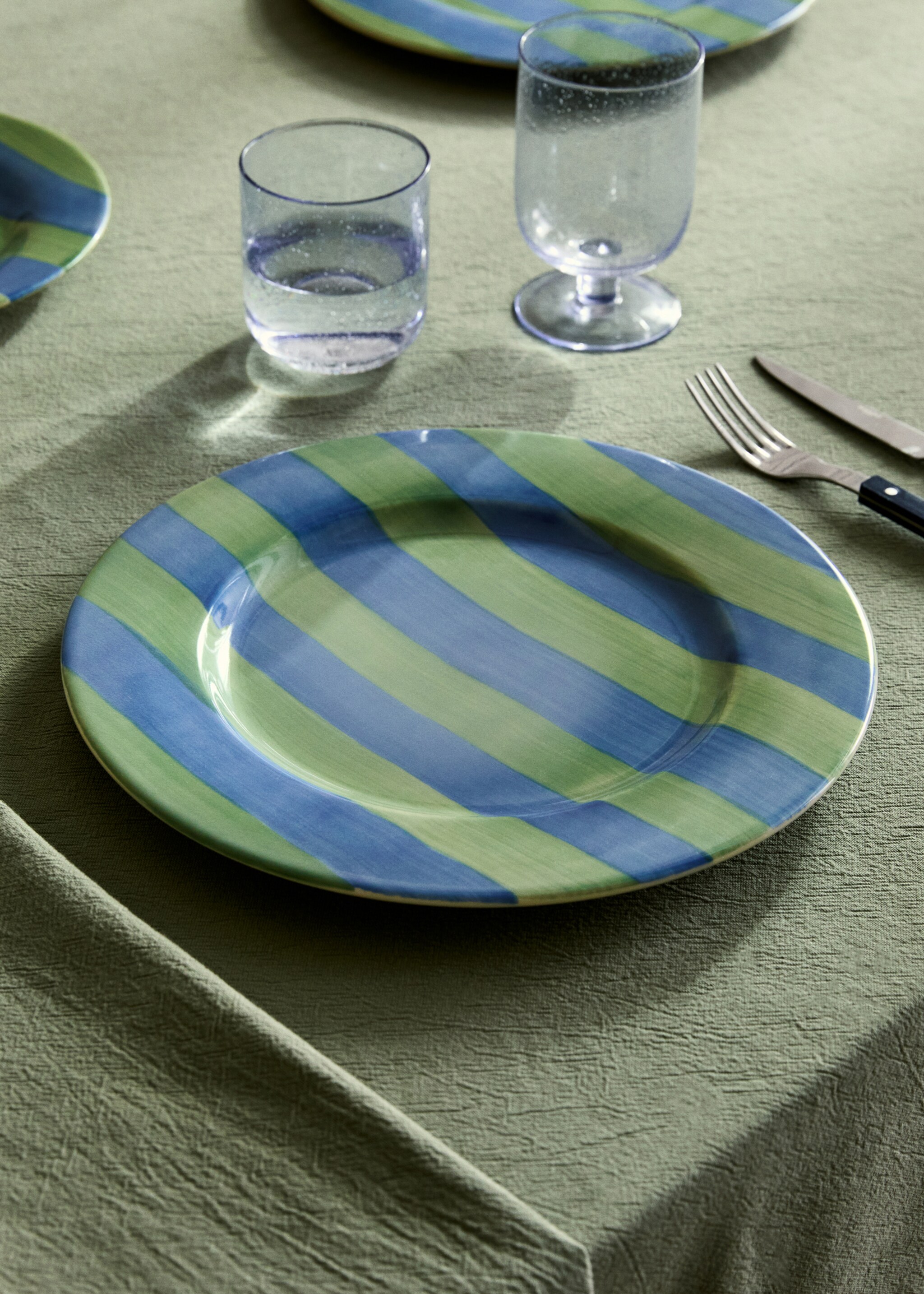 Dessous de plat en grès à rayures - Plan général, Bleu. Ref: 87087909-00.