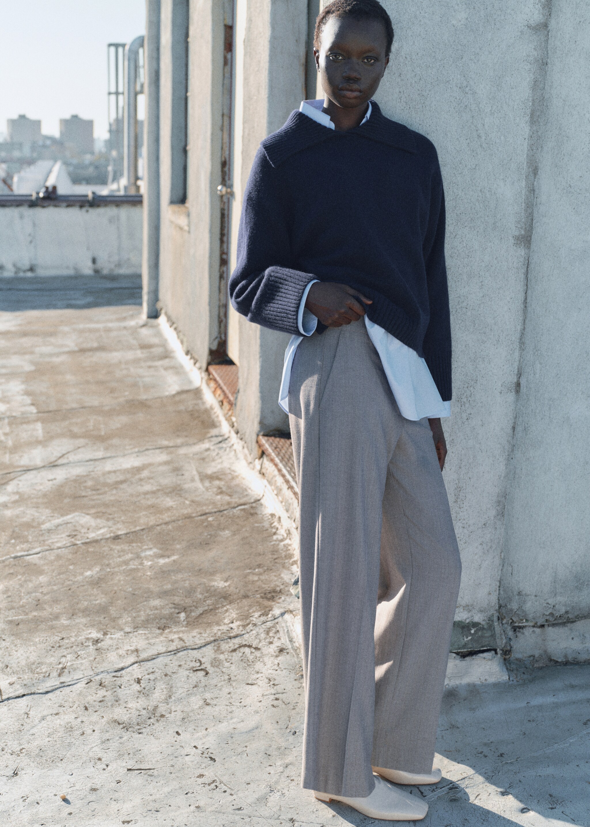 Mid-rise wide leg trousers - General plane, Brown. Ref: 87090444-00.