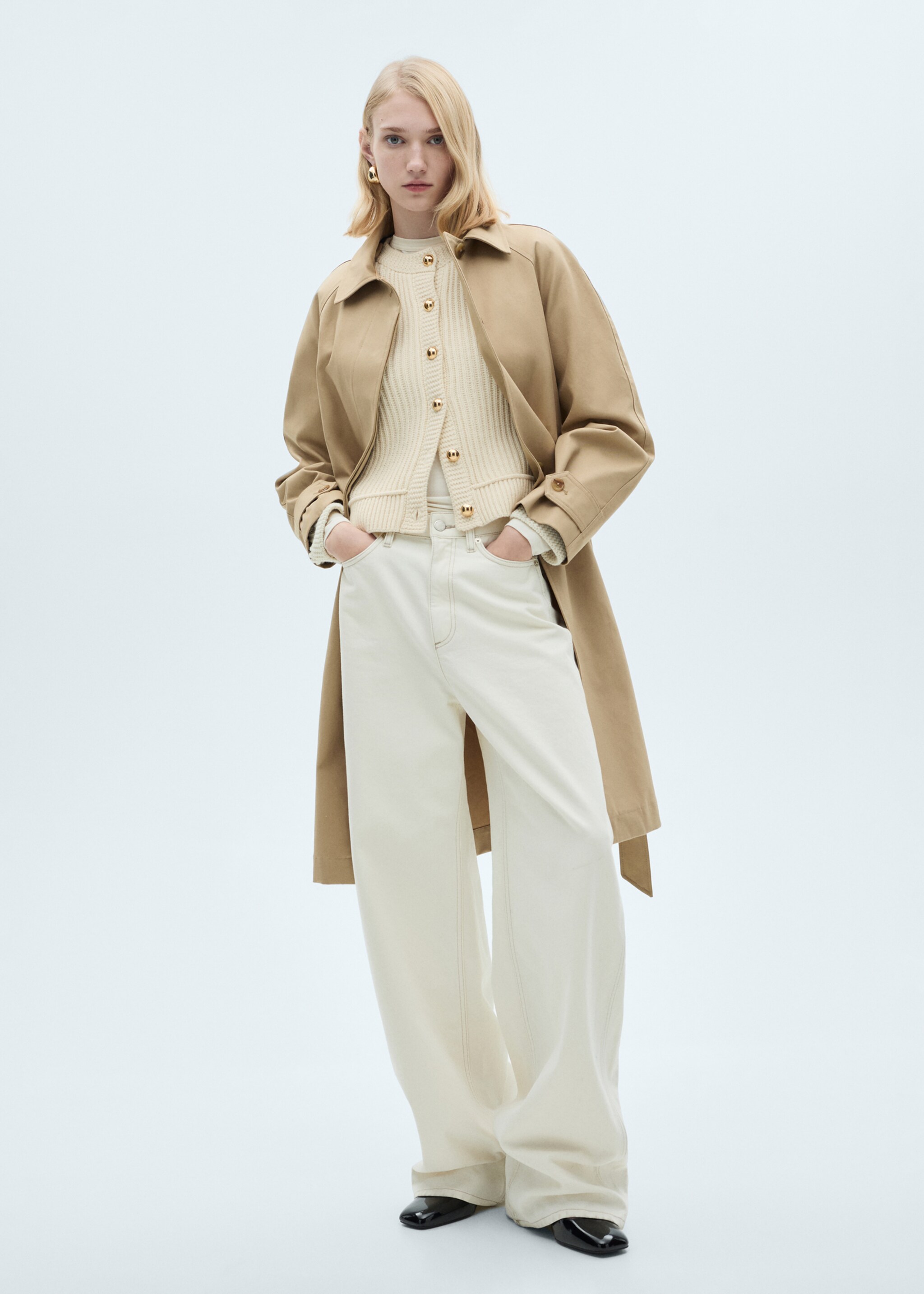 Strickjacke mit Schmuckknöpfen - Allgemeine Ansicht, Ecru. Ref: 87090451-00.