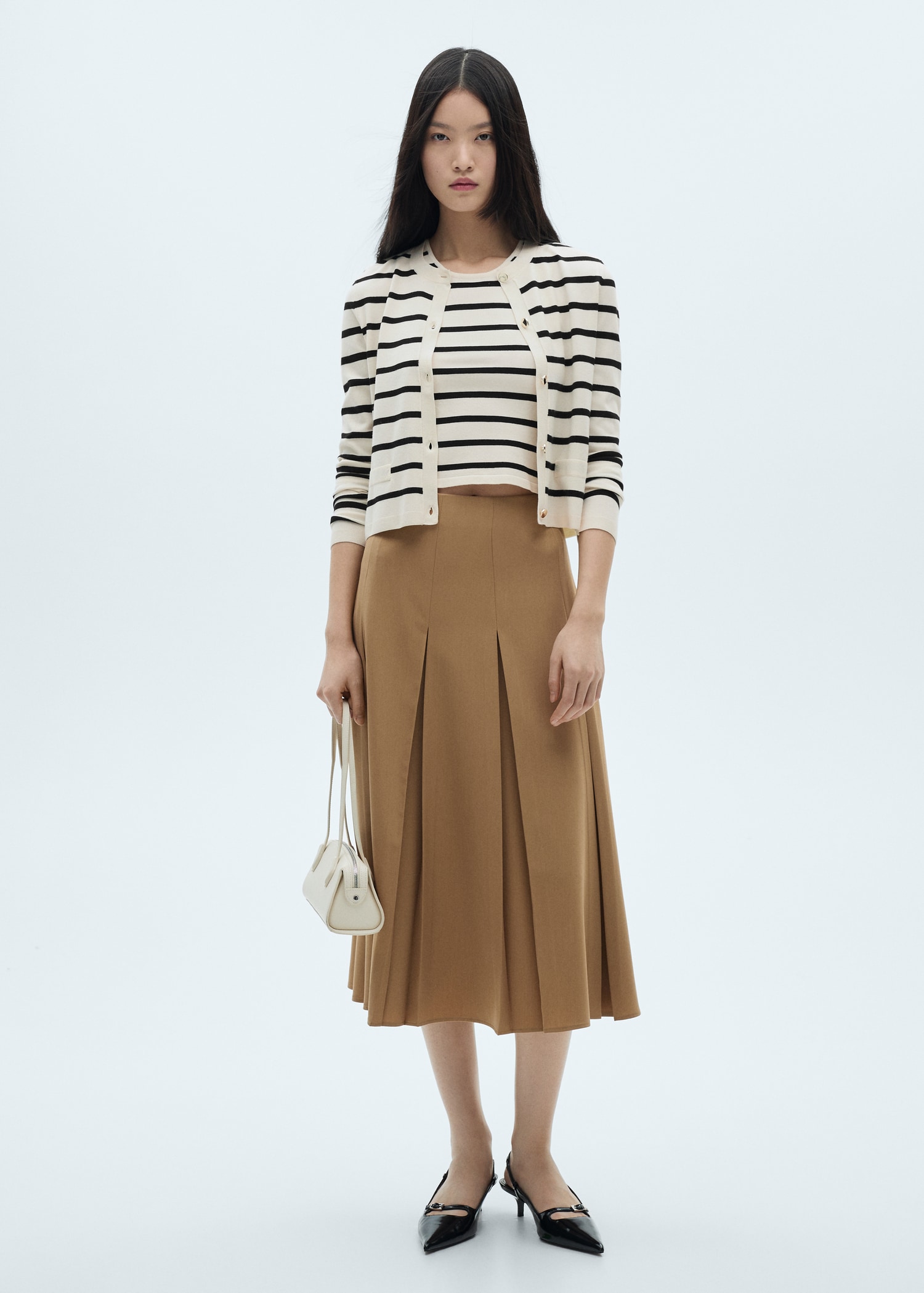 Striped knitted cardigan - General plane