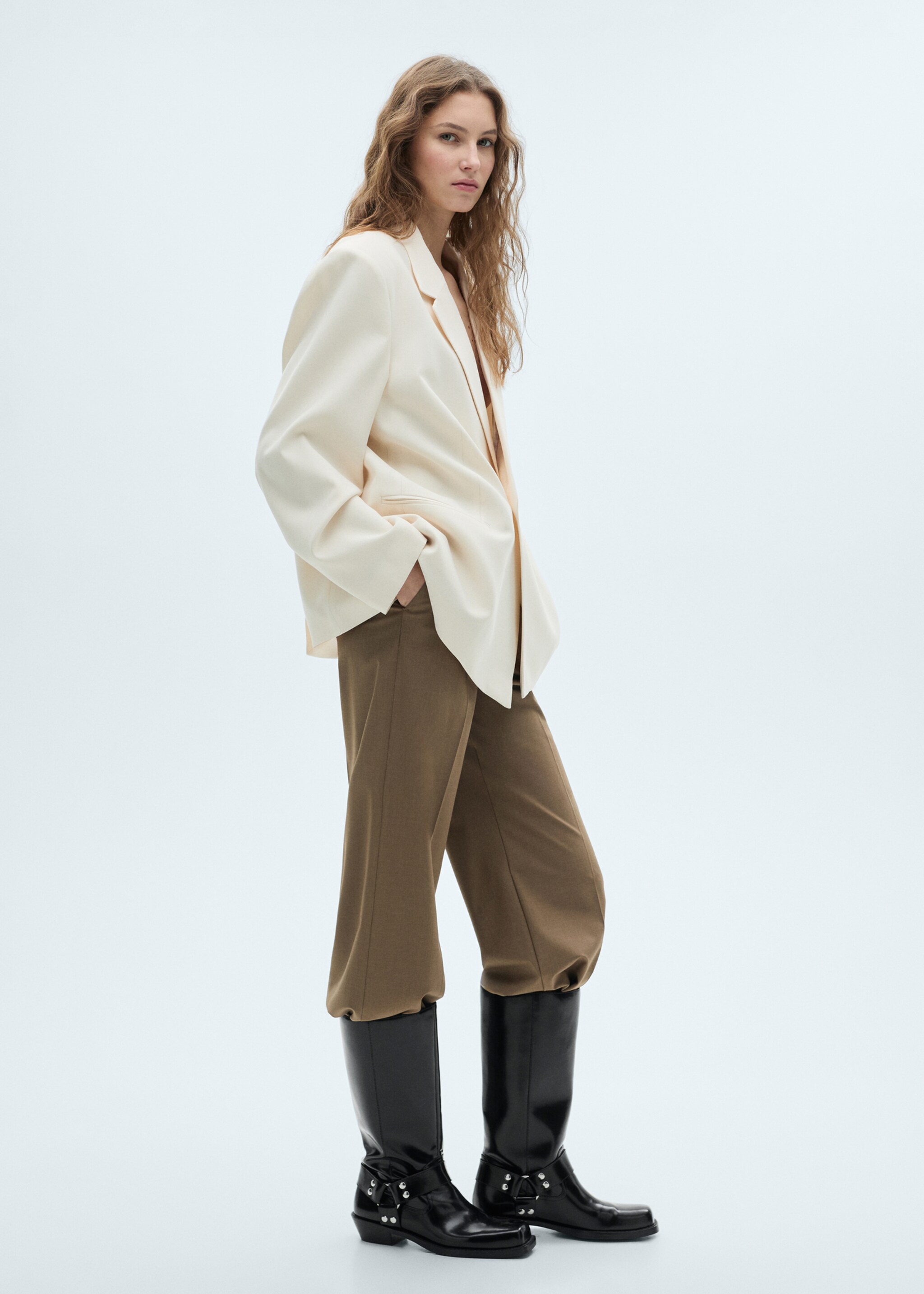 Stiefel mit quadratischer Spitze und Metalldetails - Allgemeine Ansicht, Schwarz. Ref: 87090597-00.