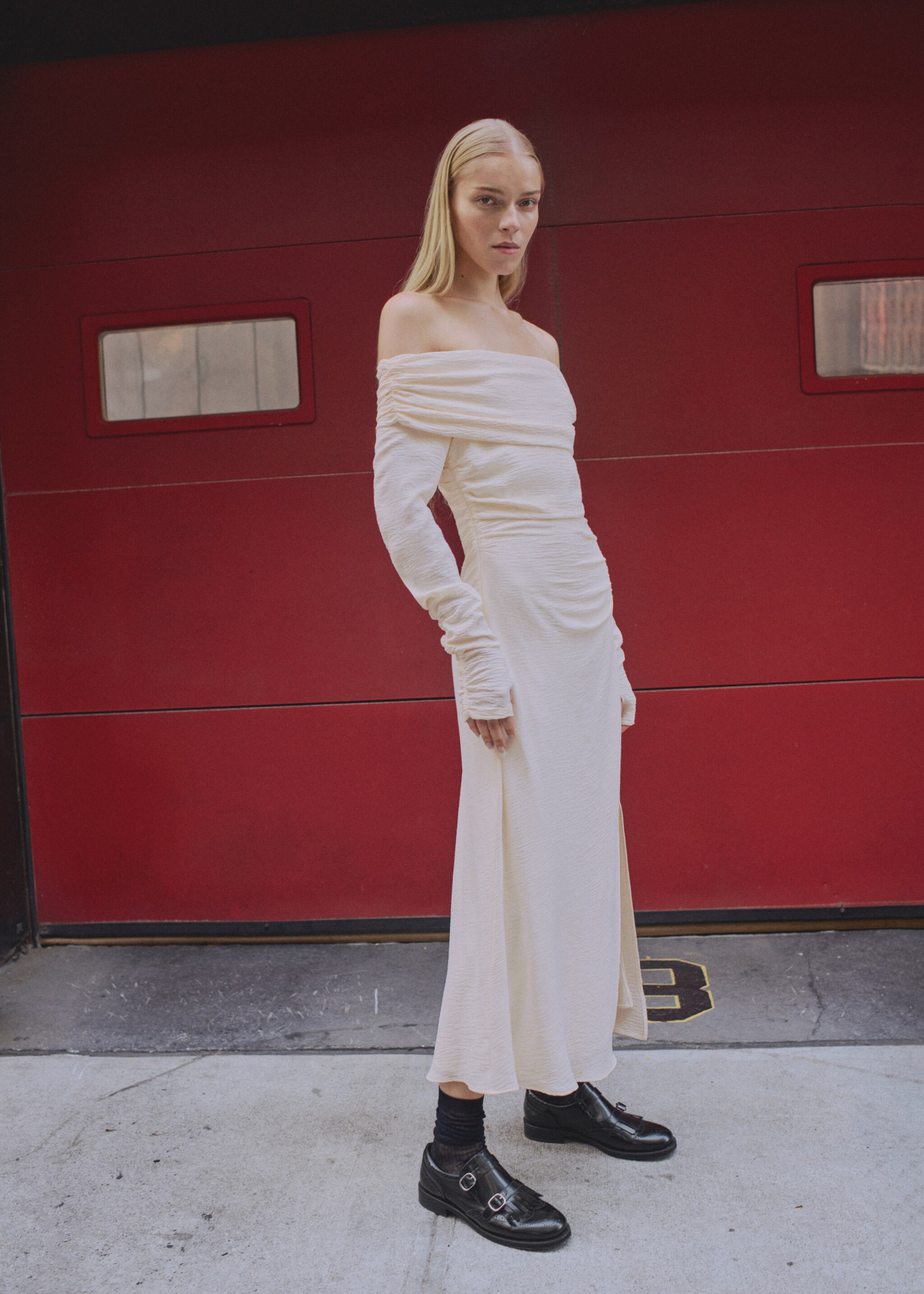 Off-the-shoulder draped dress - General plane, White. Ref: 87090608-00.