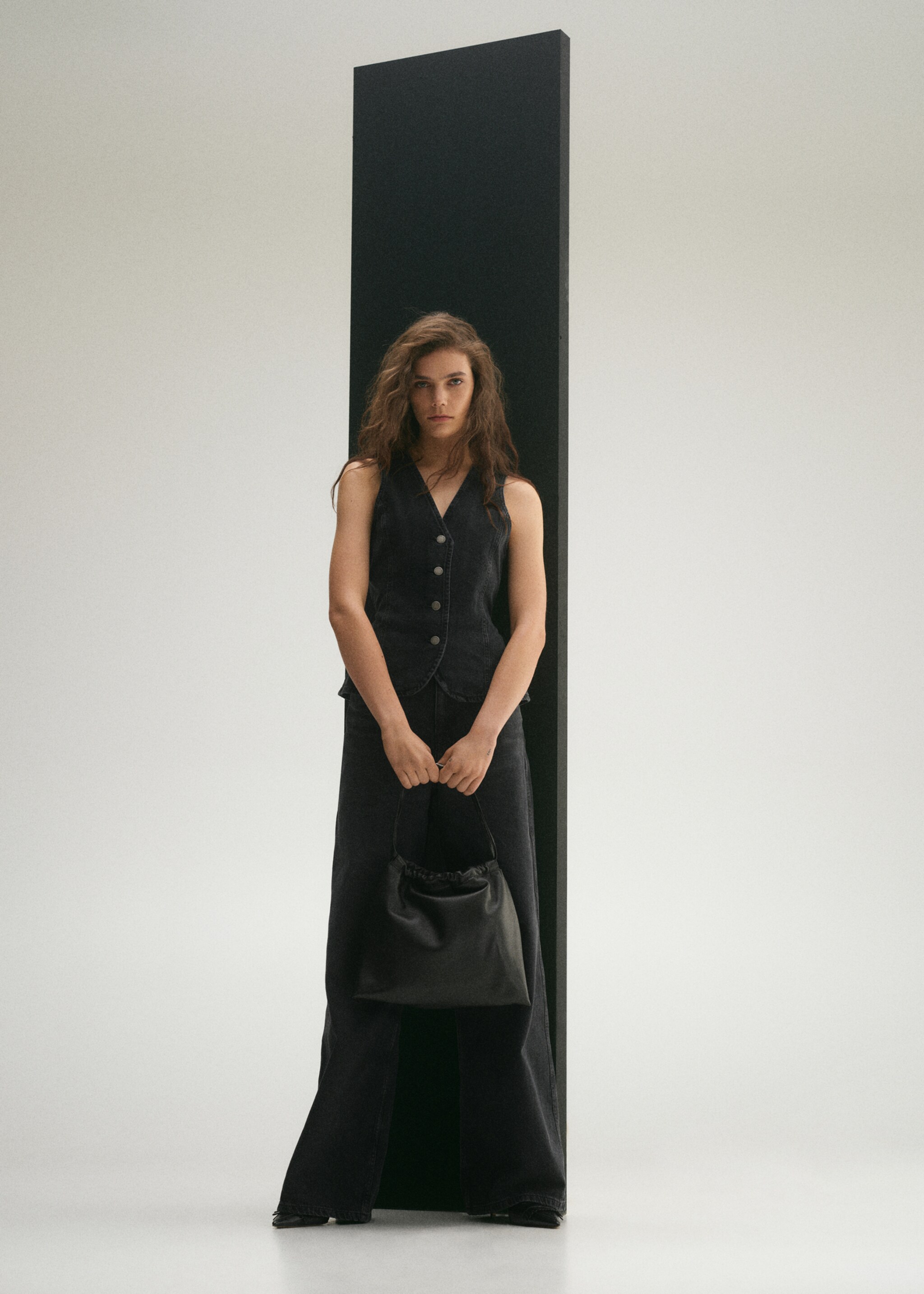 Džínová vesta s vázačkou - Celkový náhled, Šedá. Ref: 87090650-00.