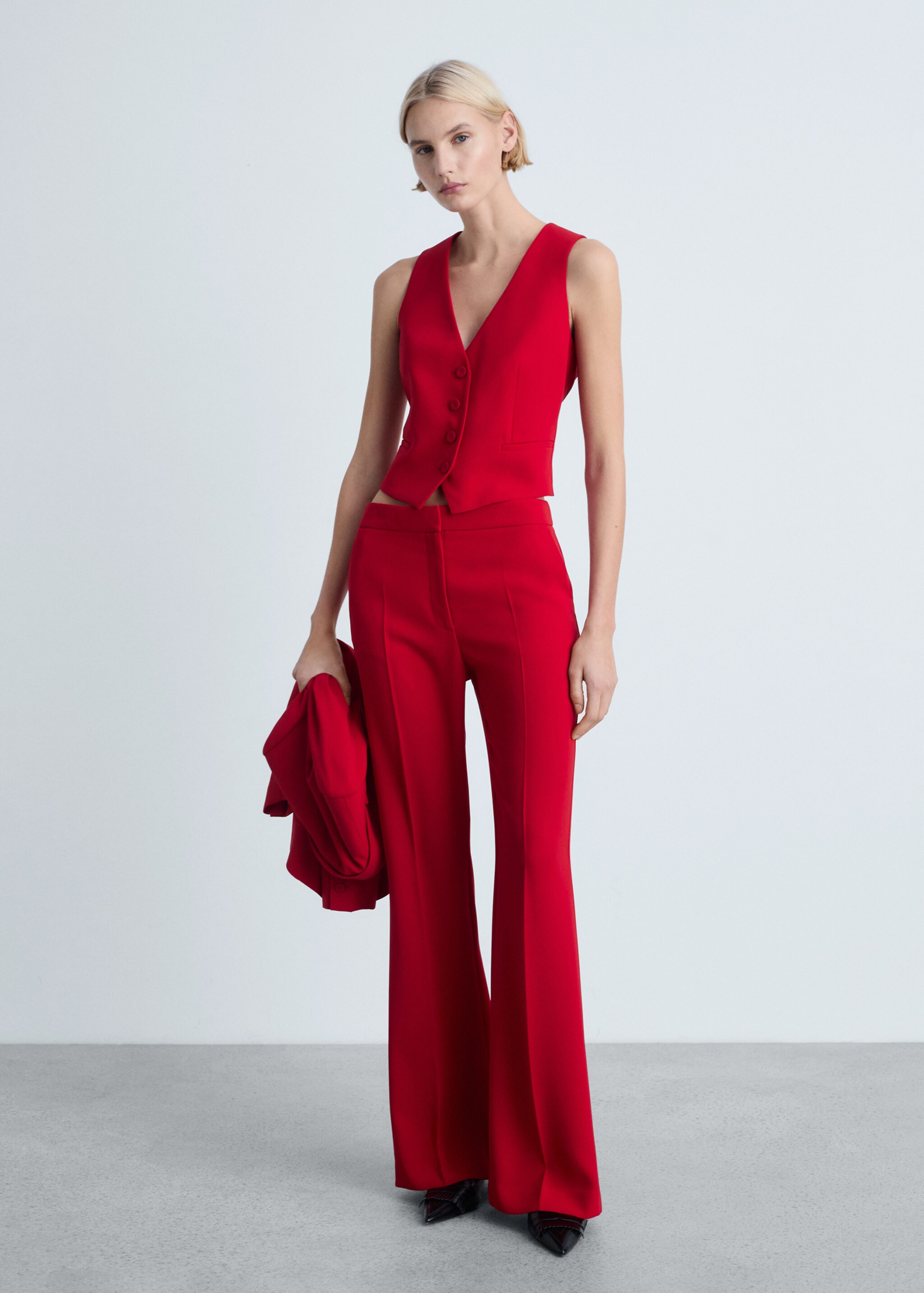 Suit waistcoat with buttons - General plane, Red. Ref: 87091518-00.