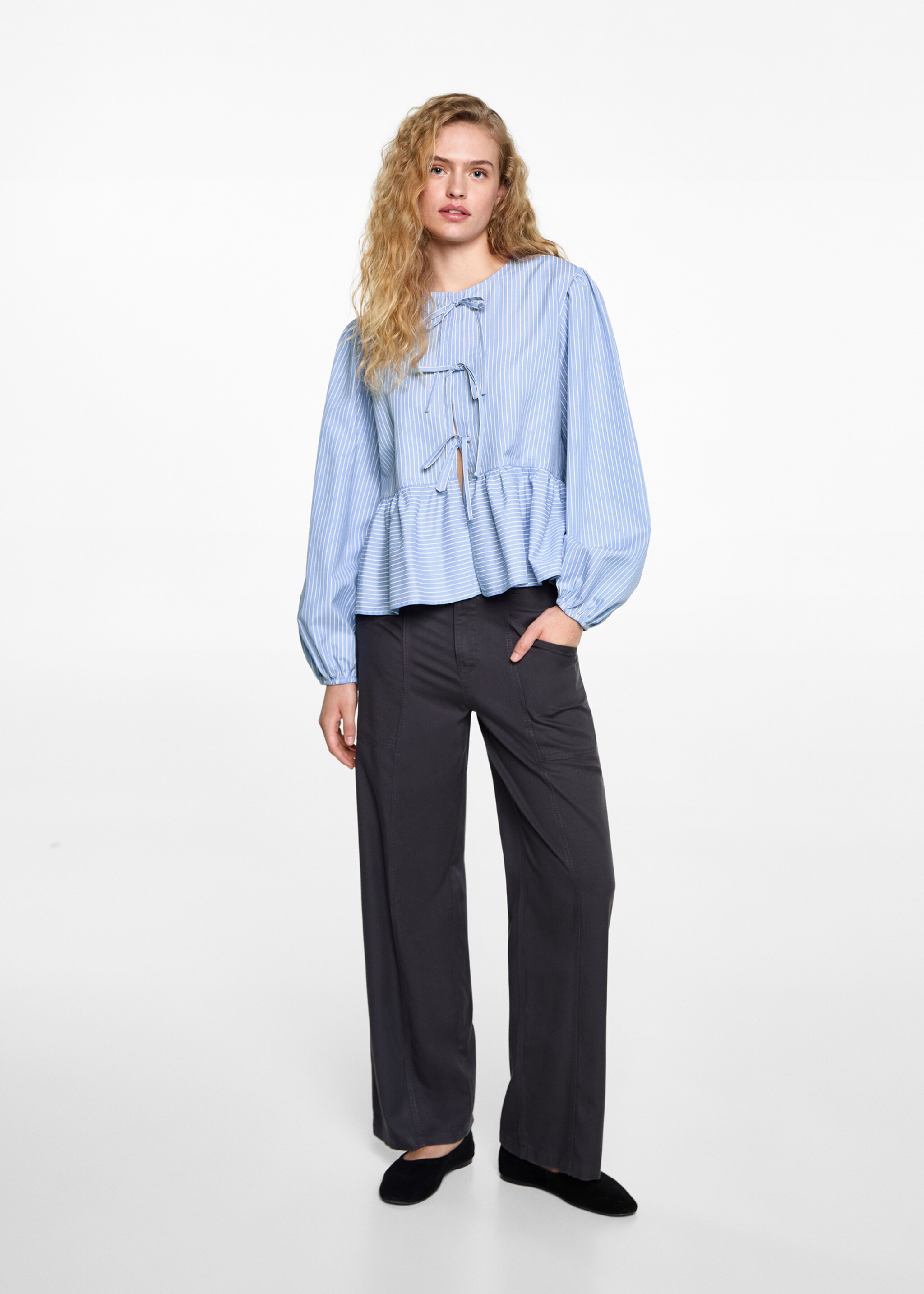 Gestreepte blouse met strikken - Overzichtstekening, Blauw. Ref: 87092539-00.