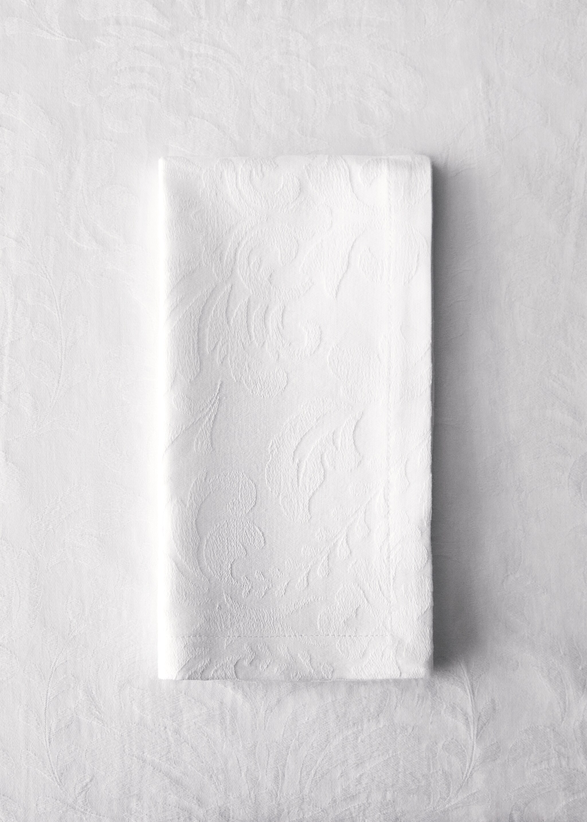 Cotton jacquard floral napkins - General plane, White. Ref: 87092949-00.