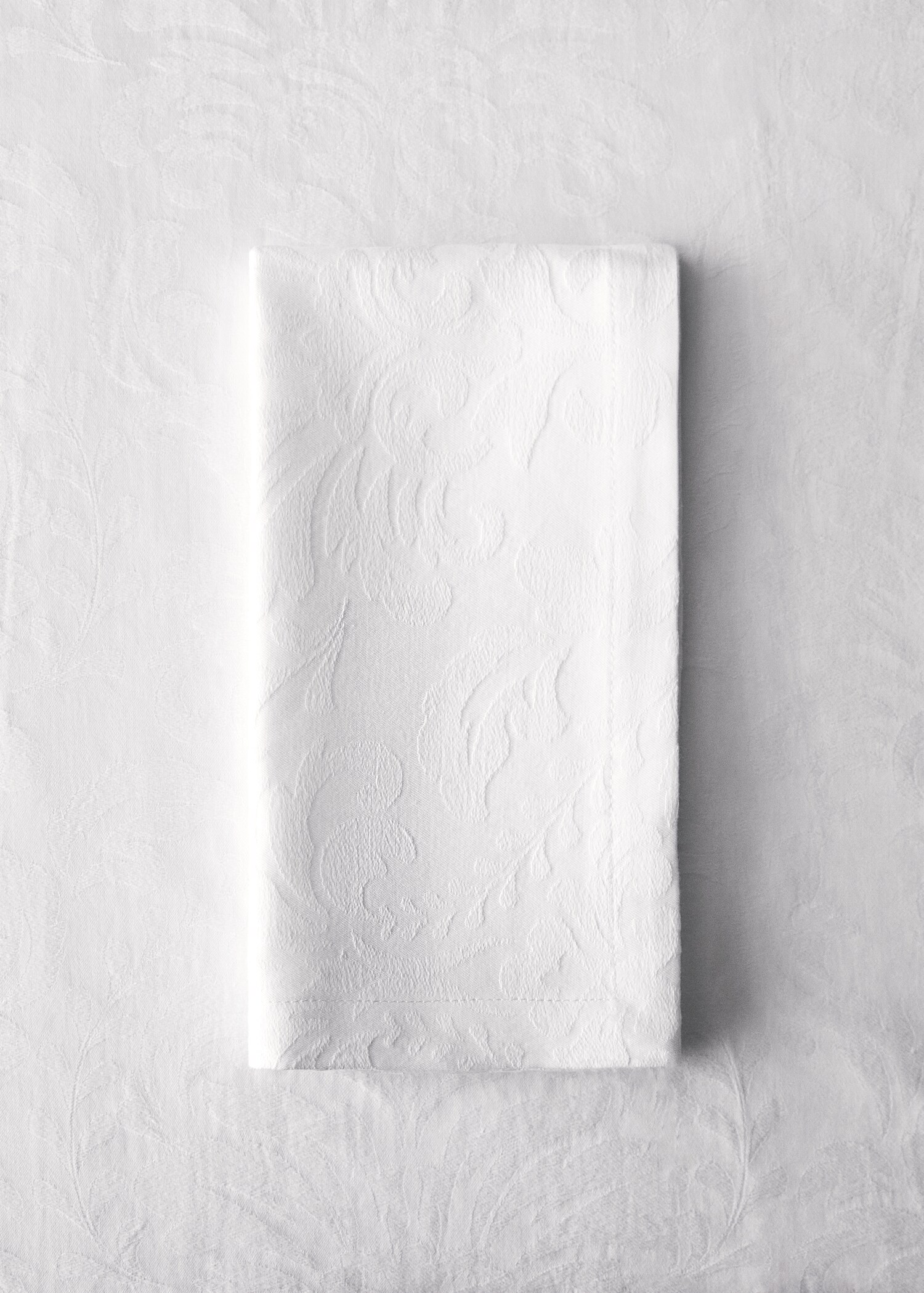 Cotton jacquard floral napkins - General plane